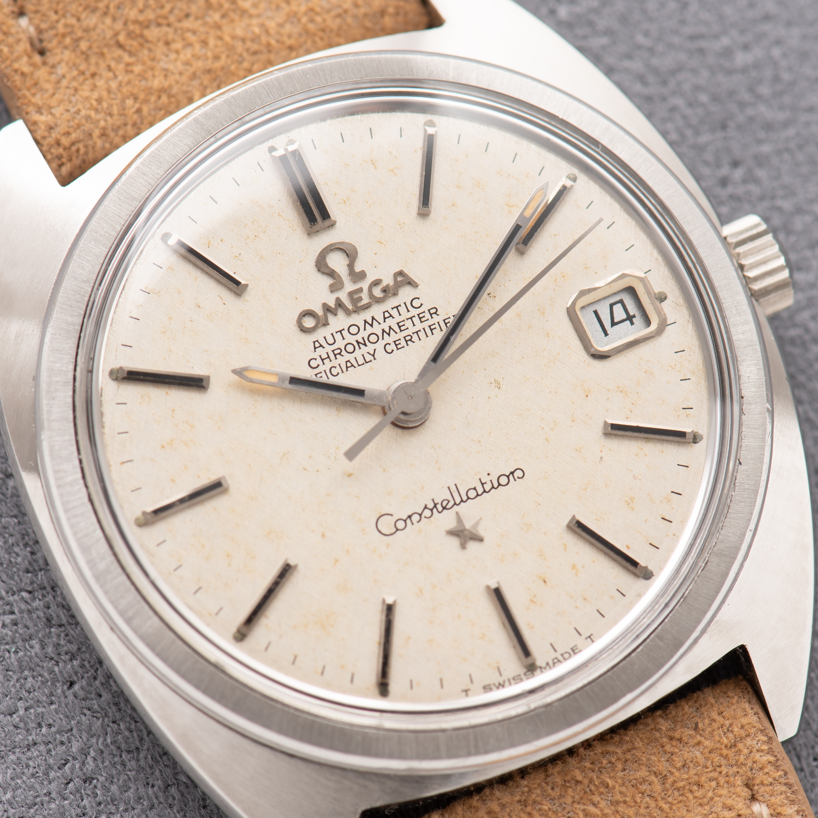 Zicht op Omega Automatische Chronometer Constellatie "Linnen wijzerplaat" Ref 168.017 Cal 564