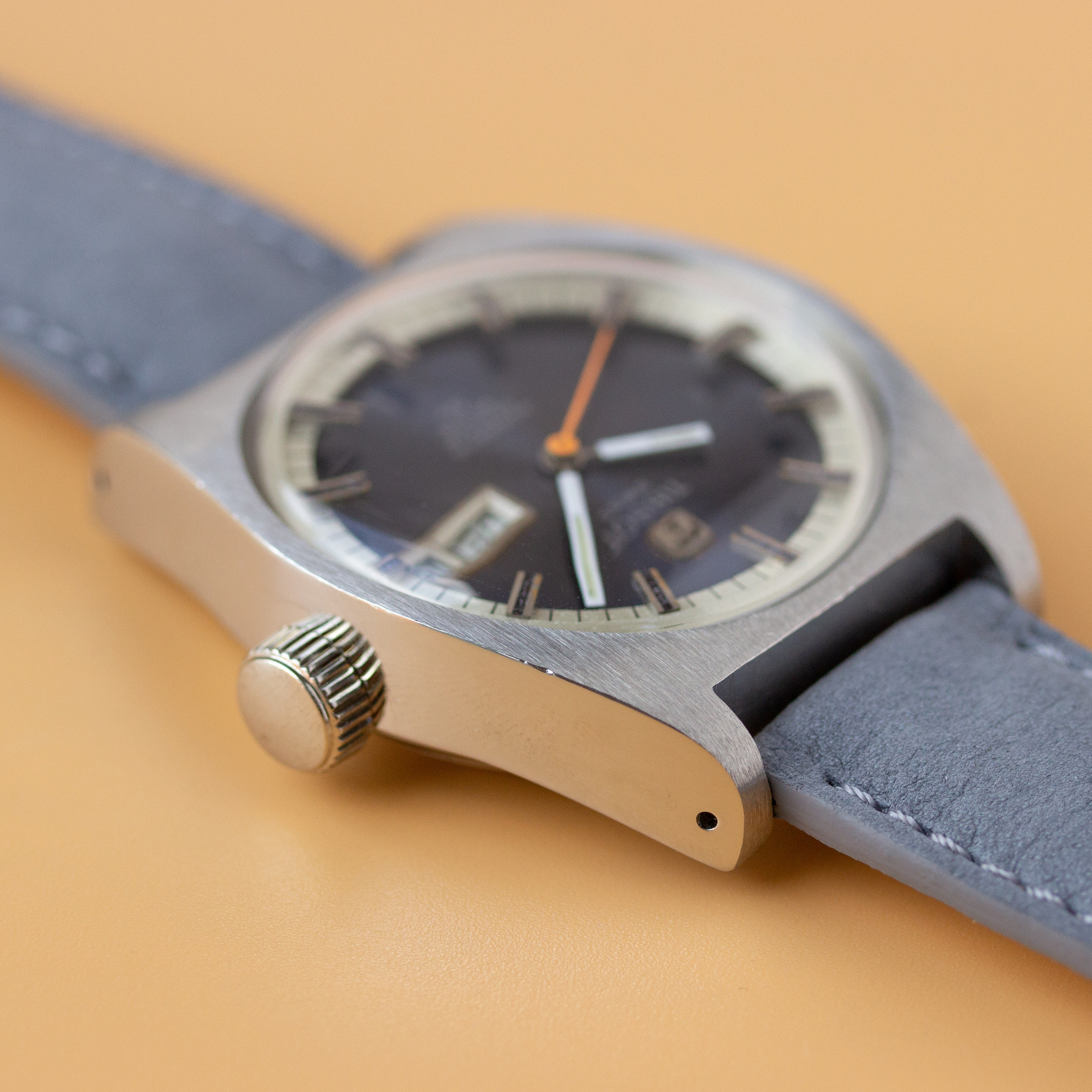 Zicht op Tissot Automatic Seastar PR516 GL cal 794