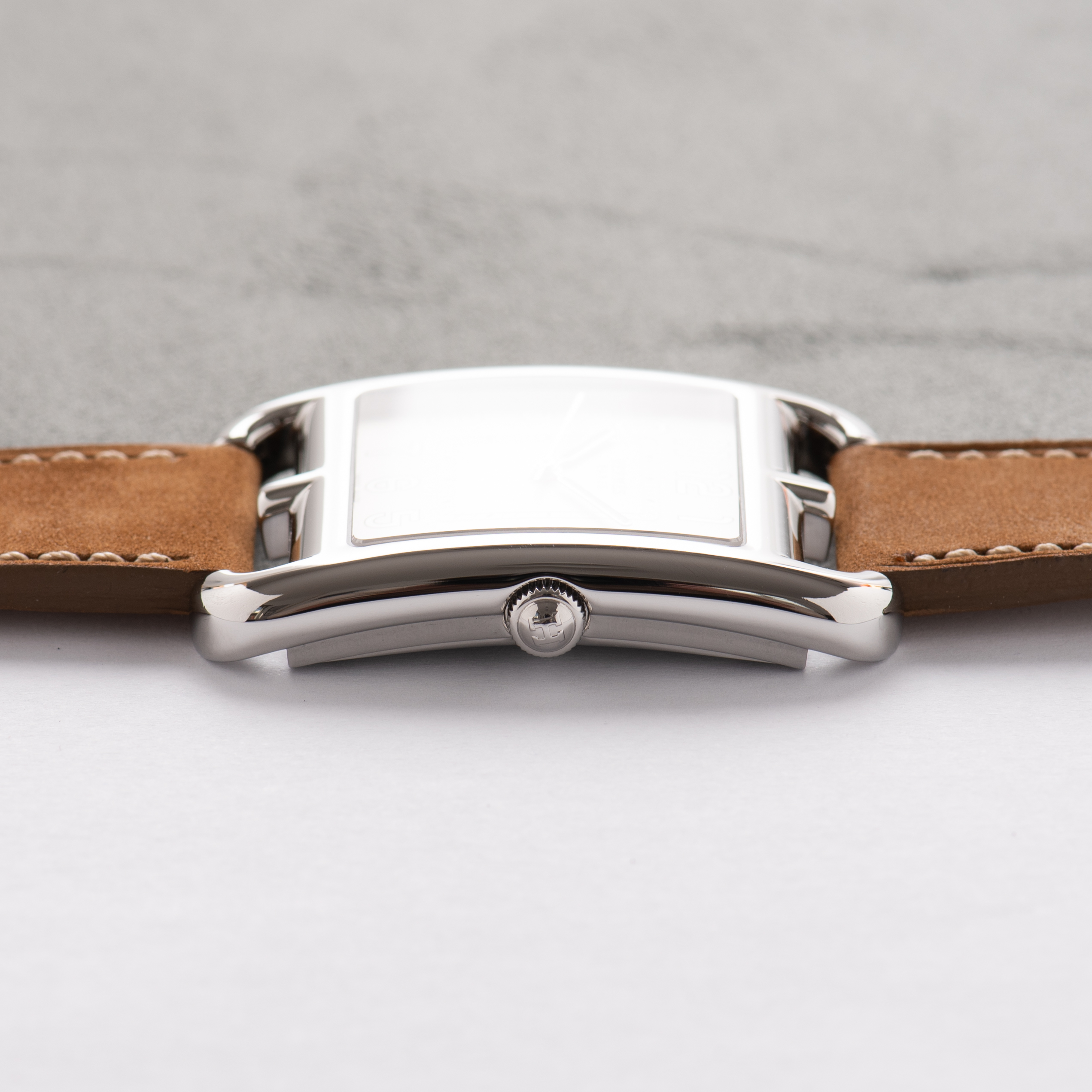 View of Hermes Cape-Cod GM Silver Dial réf CC1 810 Full Set 2019