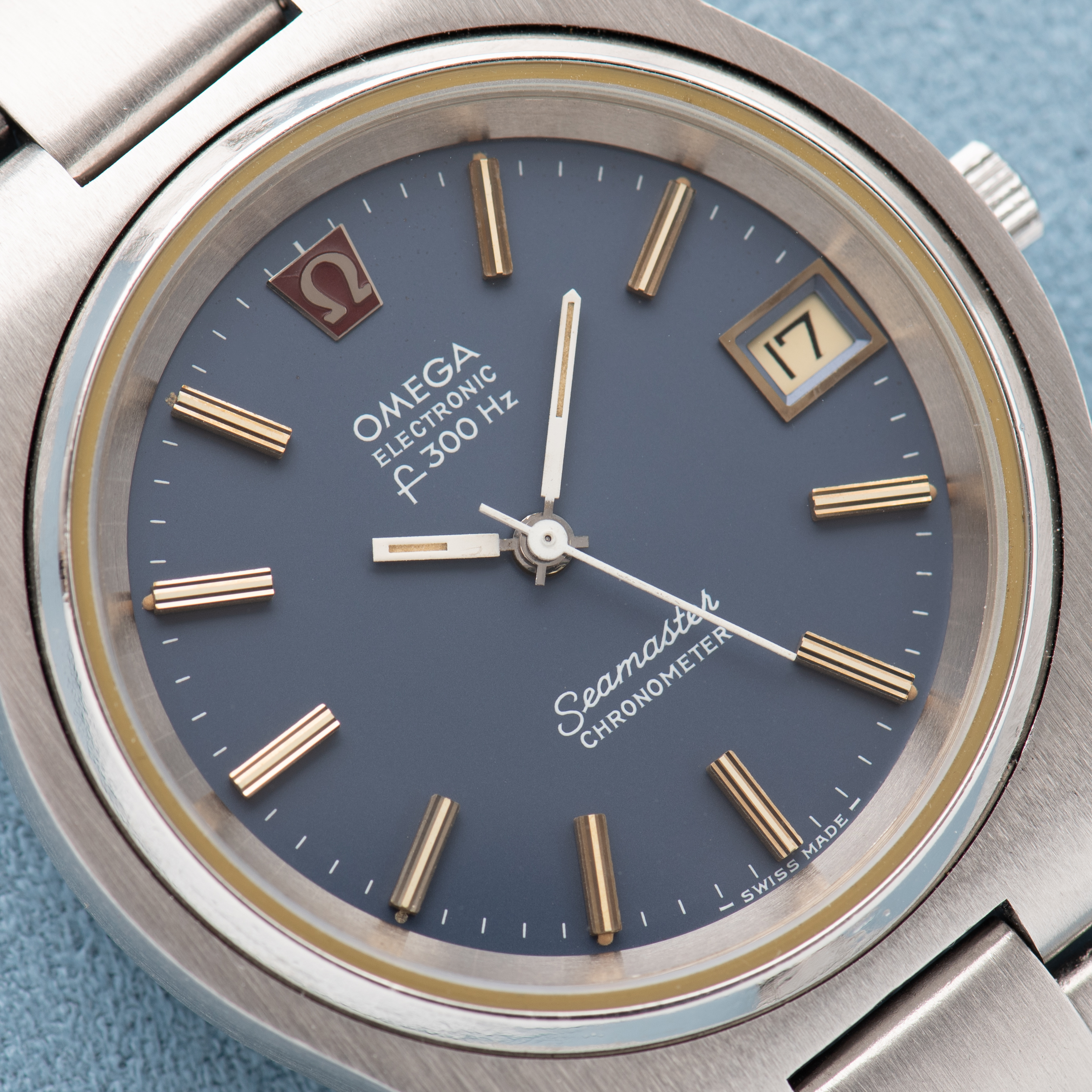 Vue de Omega Electronic F300Hz Seamaster Chronometer Blue Dial Réf 198.0044 from 1970