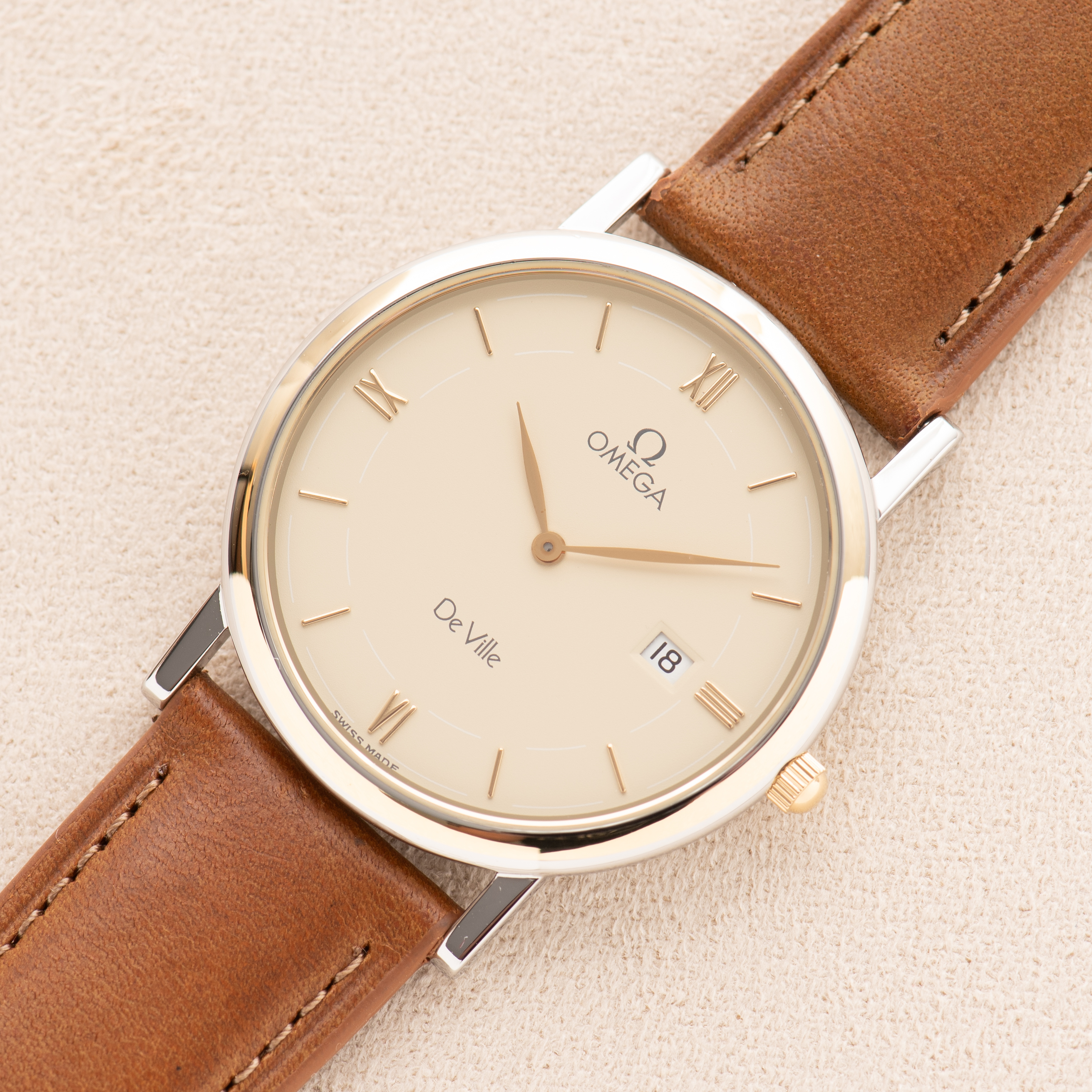 View of Omega De Ville Quartz Gold Steel Creme Dial Réf 196.2379 Full set from 1/09/1995