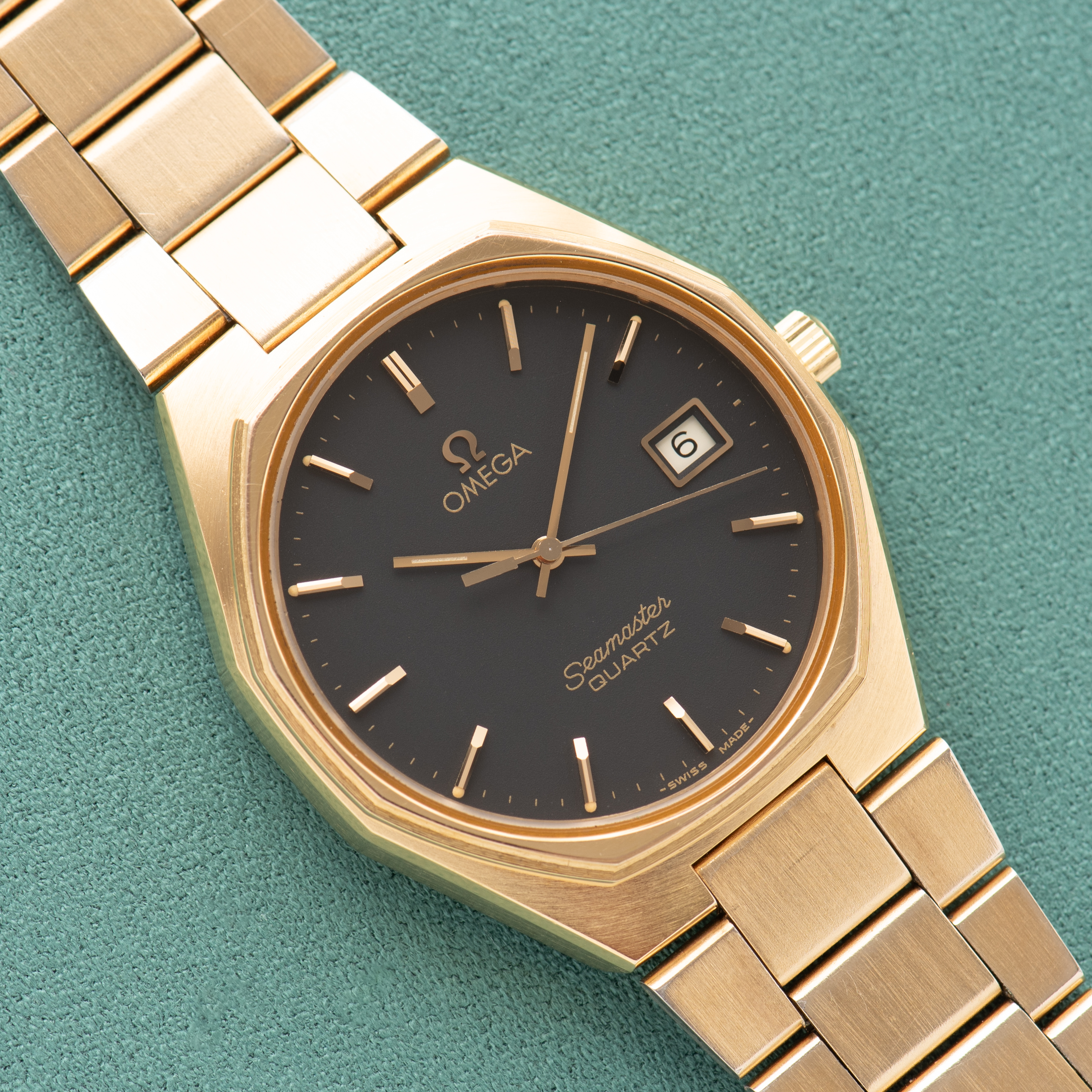 View of Omega Seamaster Quartz Black Mat Dial Réf 1960128 from 1979