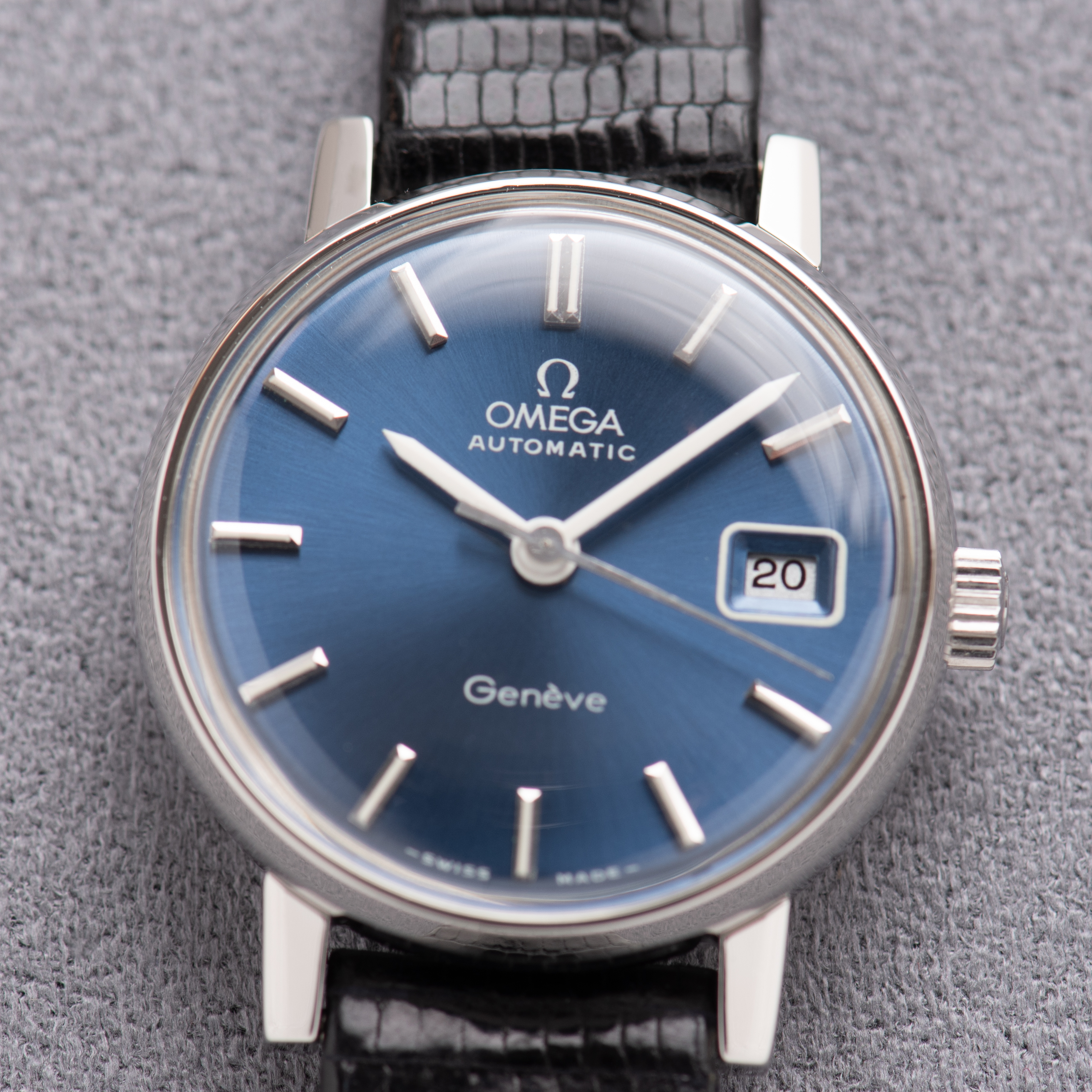 Vue de Omega Automatic Geneve Blue Dial réf 562.018 cal 684 from 1972