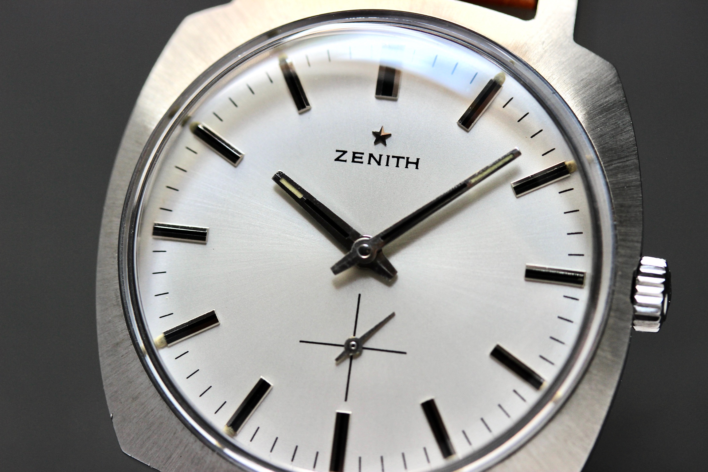 View of Zenith petite seconde réf 01.1210.113 cal 2541