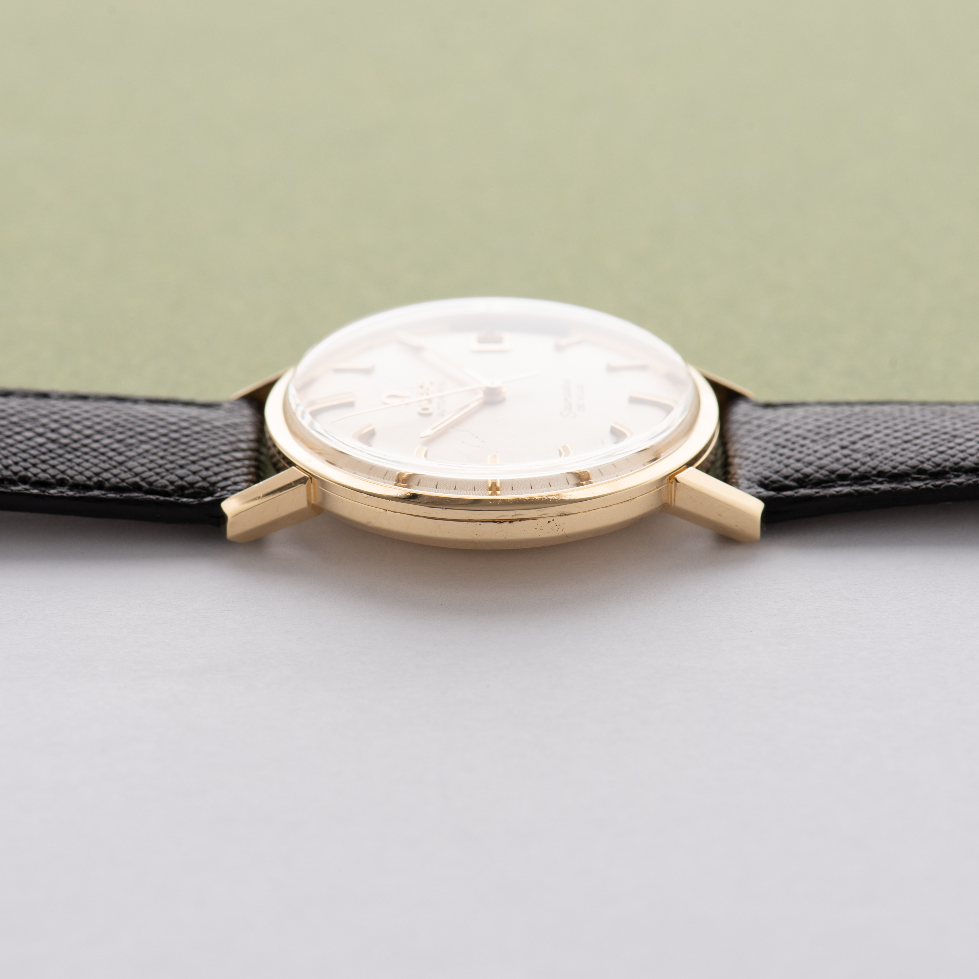 Vue de Omega Seamaster De Ville "Linen dial" réf 166.020 or 18K from 1963