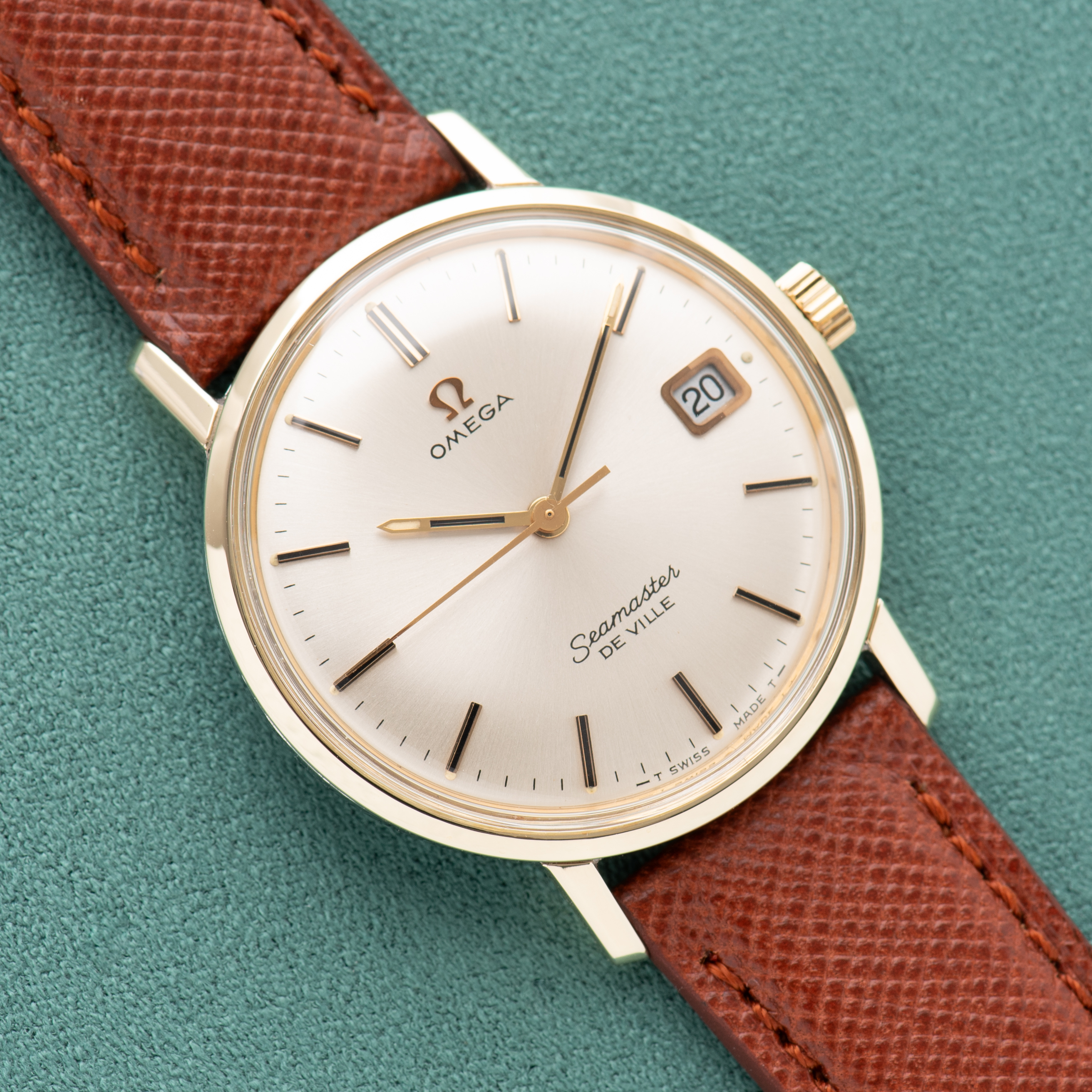 Vue de Omega Seamaster De Ville Date Gold/Steel Réf 136.020 SP cal 613 from 1969