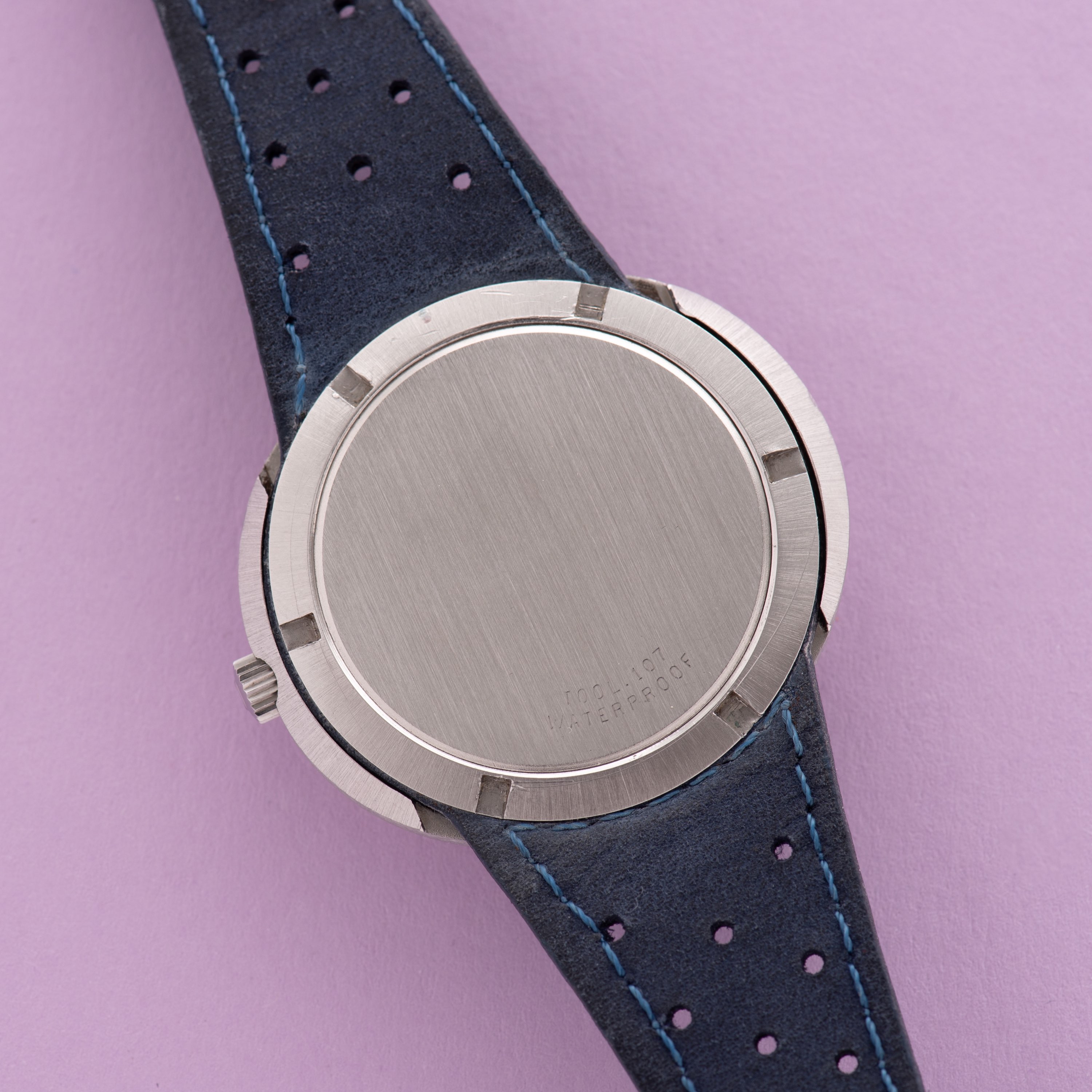 Vue de Omega Genève Dynamic Automatic Blue Dial from 1969 Réf 166.039 cal 565