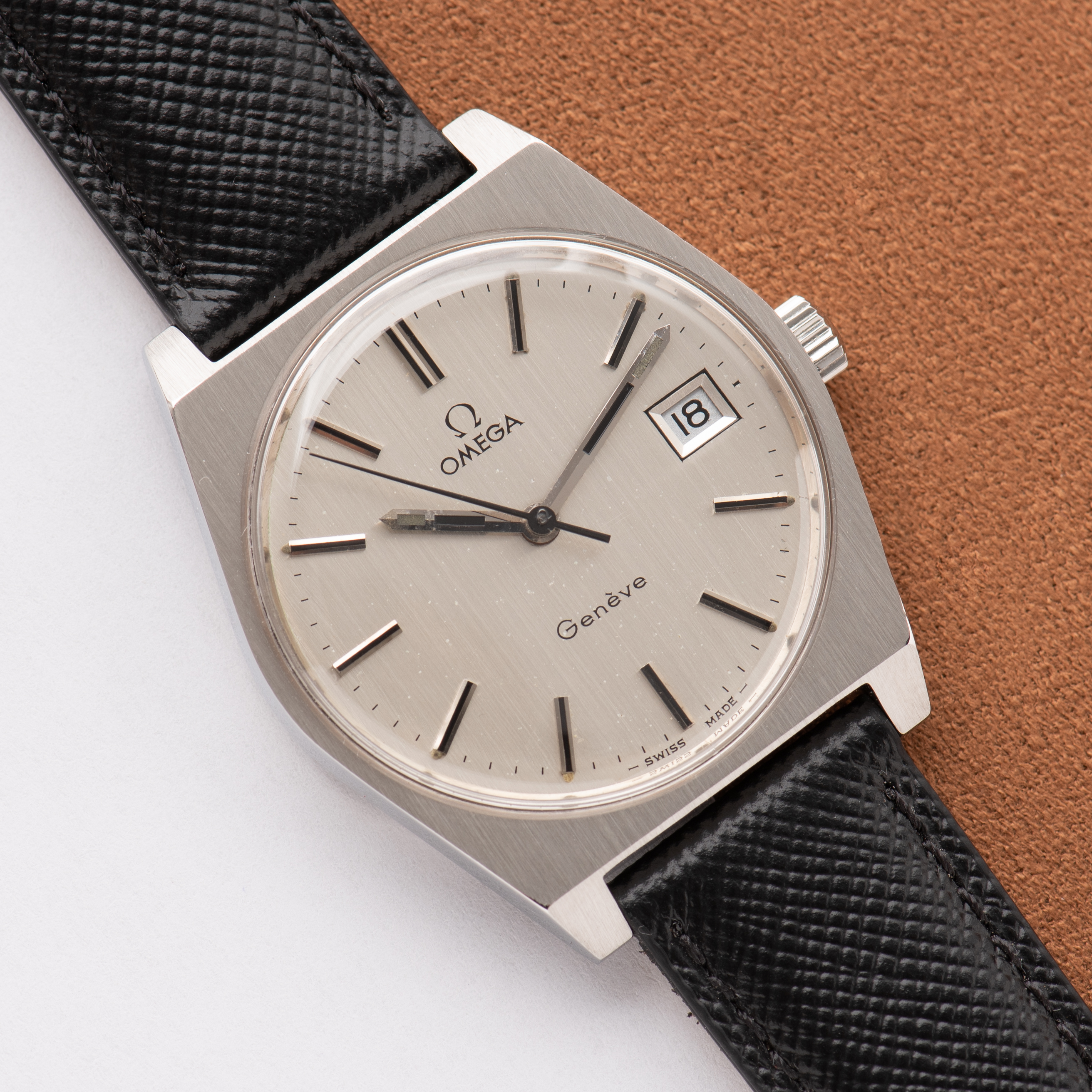 View of Omega Genève Date Silver Dial Réf 136.0049 from 1972