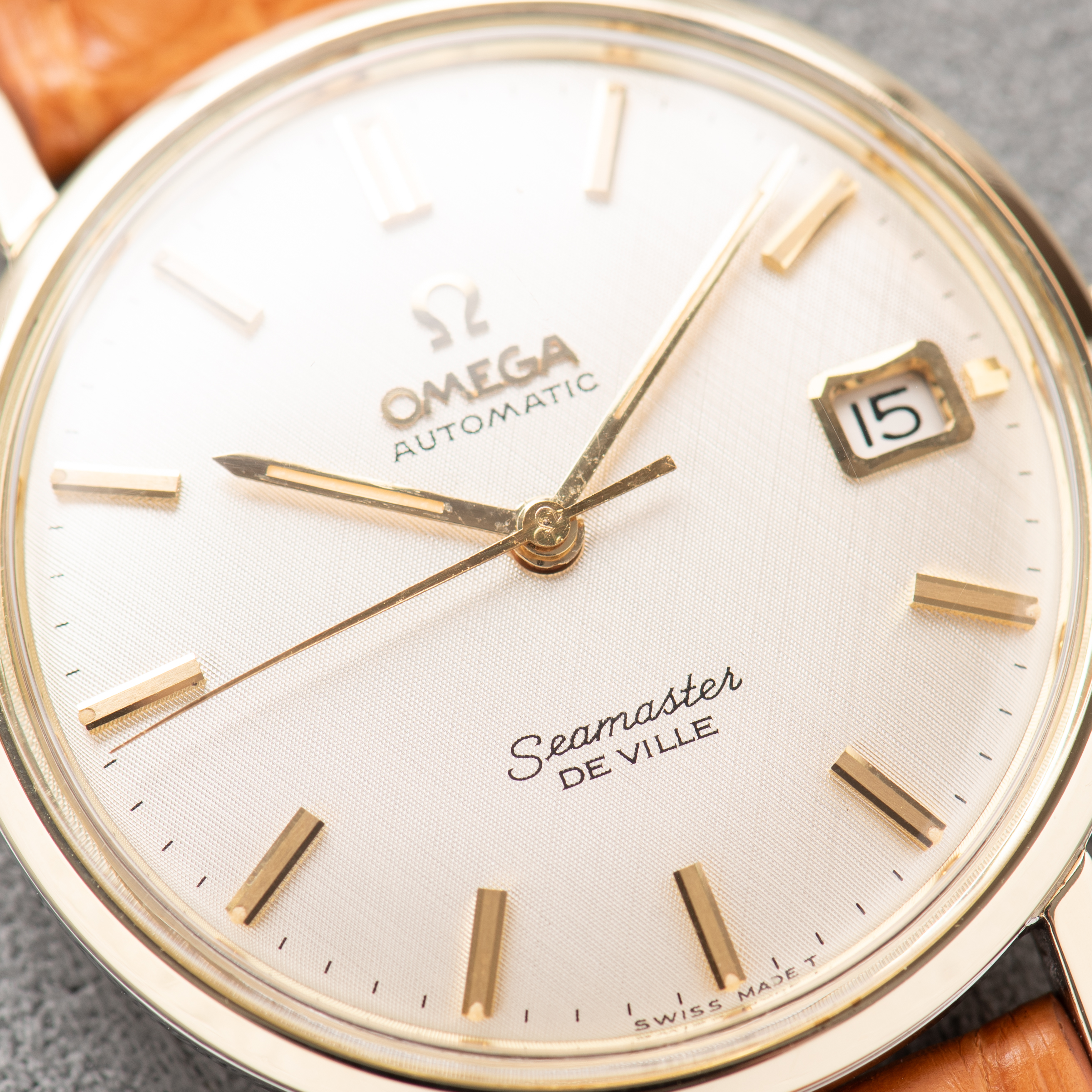 Vue de Omega Seamaster De Ville "Linen Dial" Crème Gold/Steel Réf 166.020 from 1963