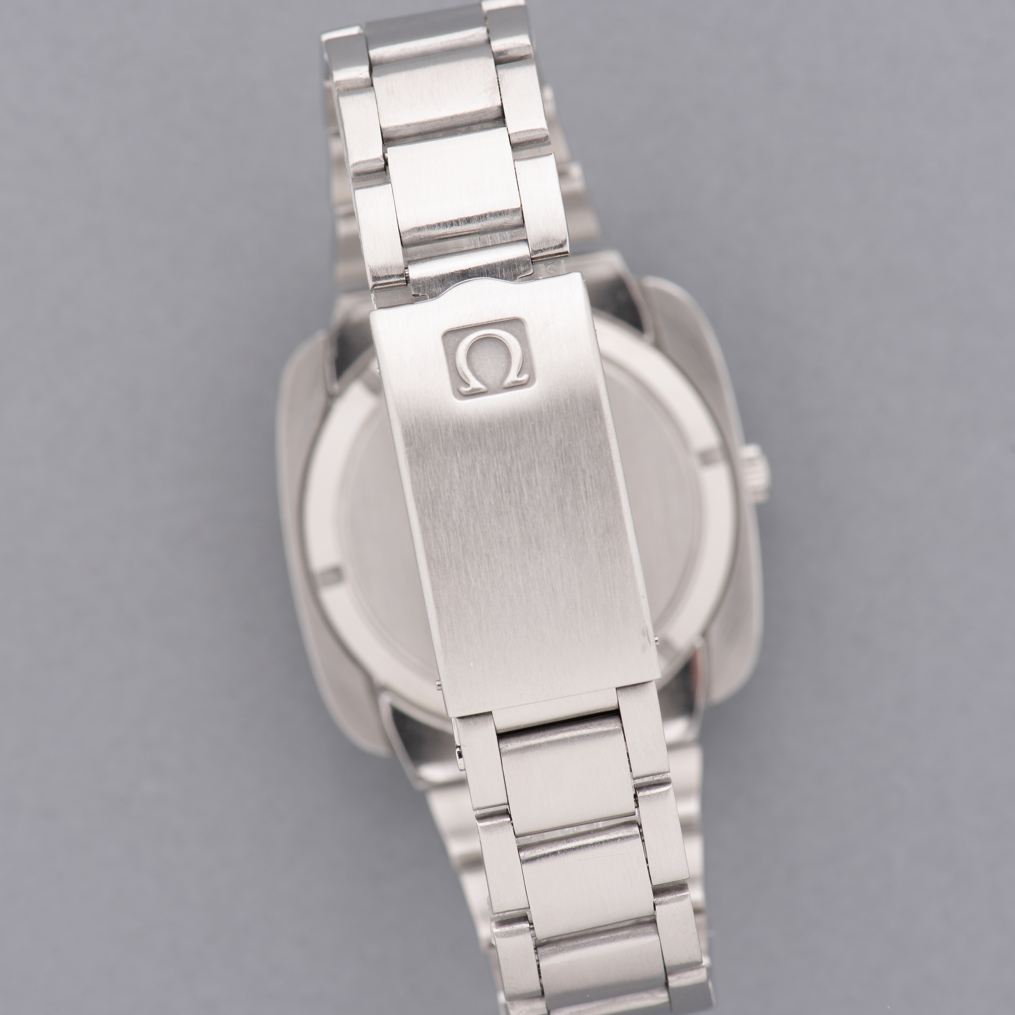 View of Omega Genève "Dynamic" Automatic black dial from 1969 Réf 166.081
