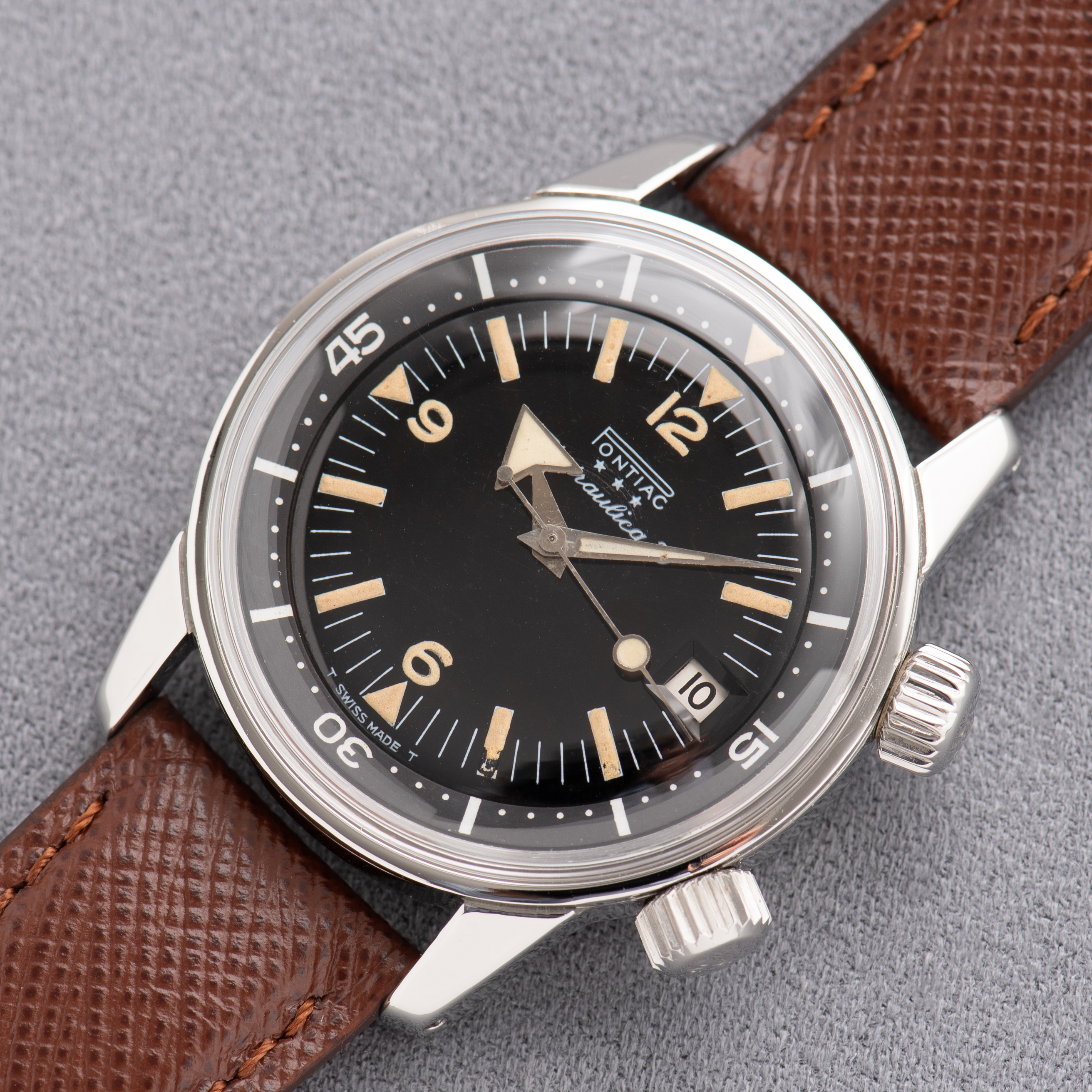 View of Pontiac Hydraulica 20 Automatic Super Compressor Diver