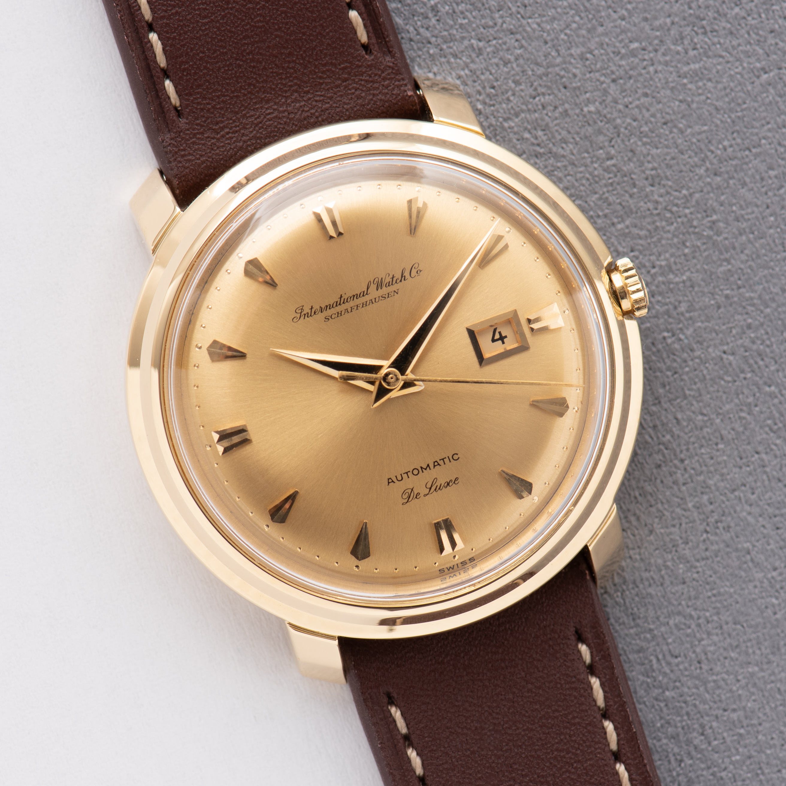 Vue de IWC International Watch Co Schaffhausen Automatic De Luxe Date cal 8531 Gold 18k
