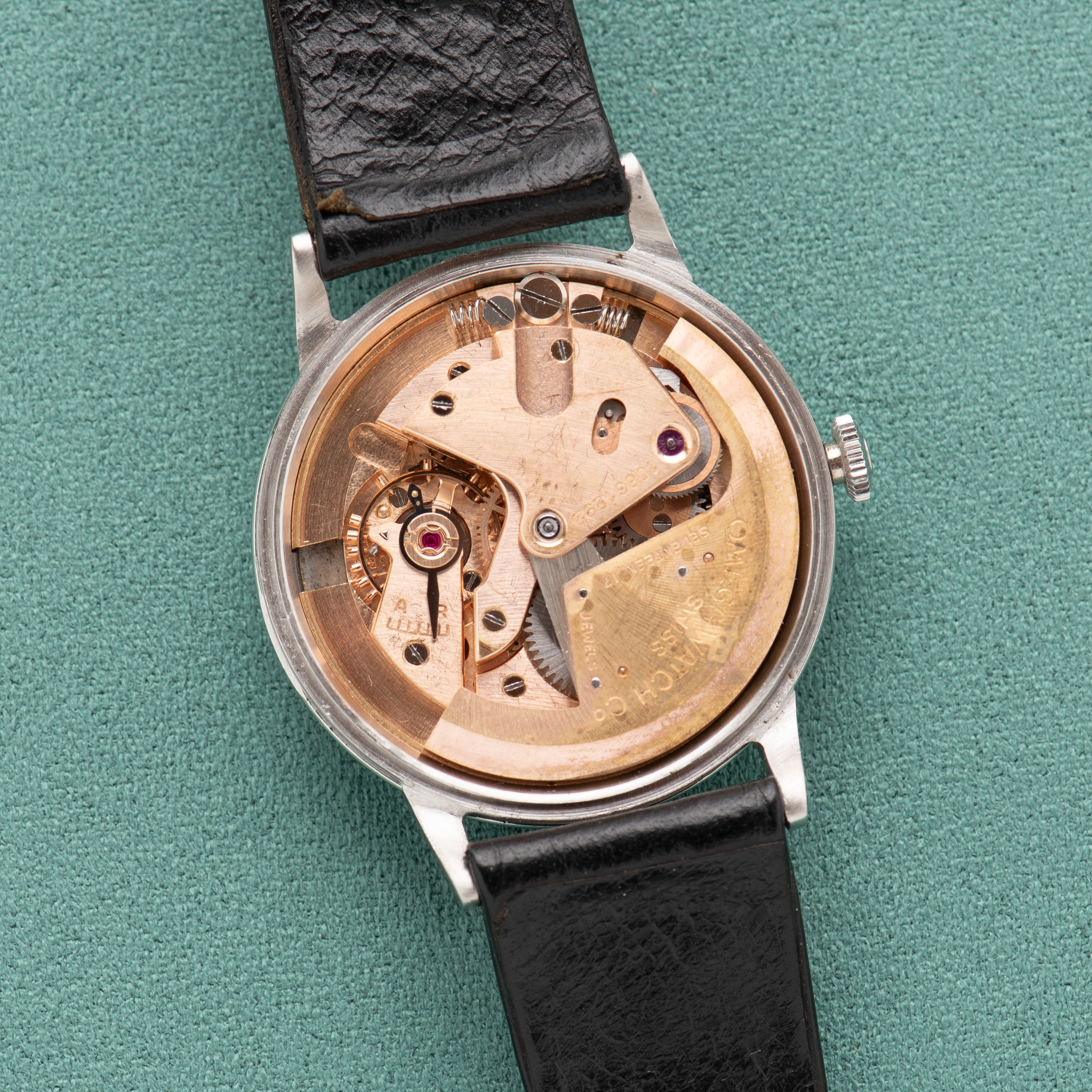 Zicht op Omega Centre Tweede Automatic Bumper Silver Dial Ref. 2445 1944