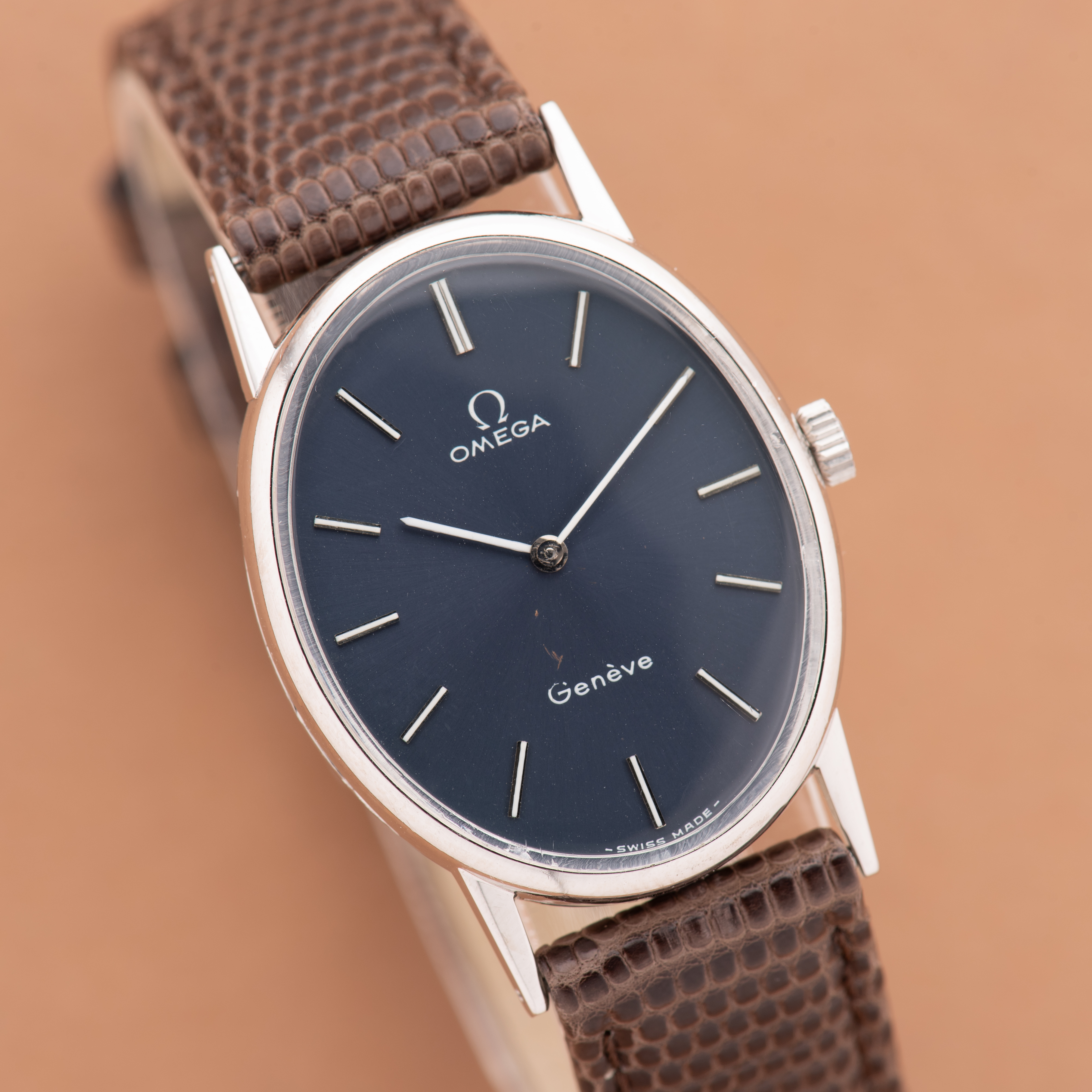 Zicht op Omega Genève Classique Oval Ellipse Réf 511.416 from 1971