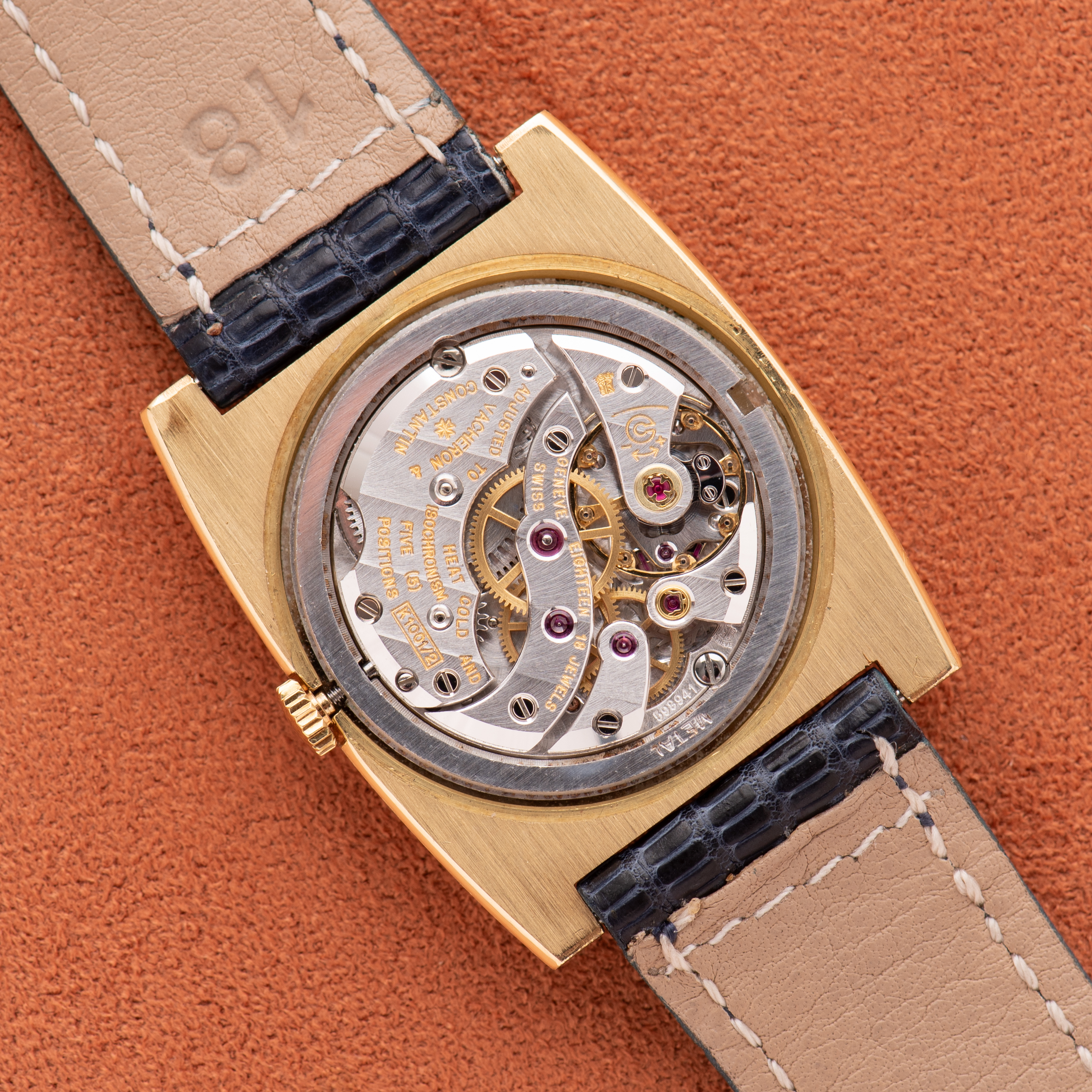 Vue de Vacheron Constantin Genève Tonneau Gold 18k Réf 7460 from 60'