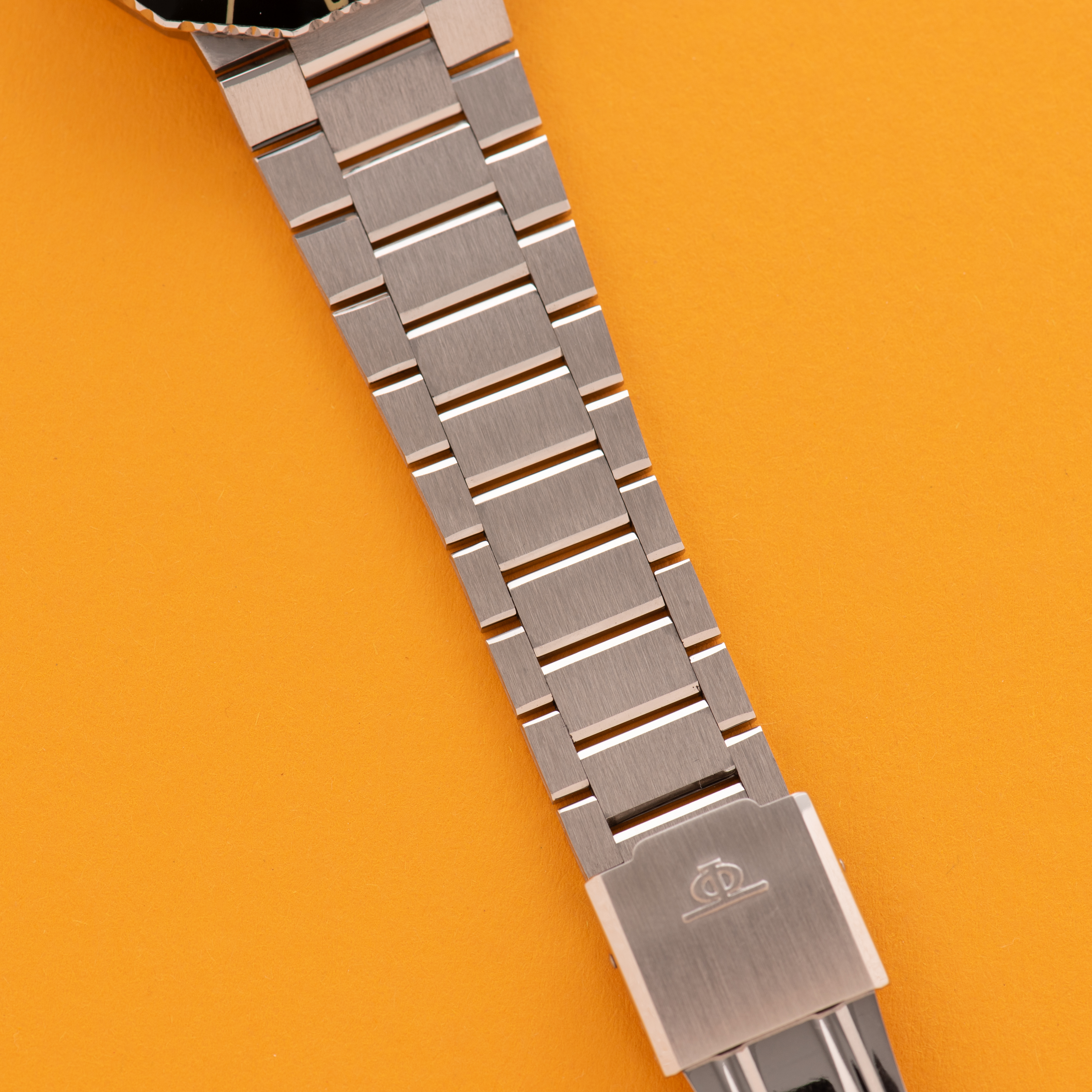 Zicht op Baume & Mercier Genève Riviera 100m Ref 4002