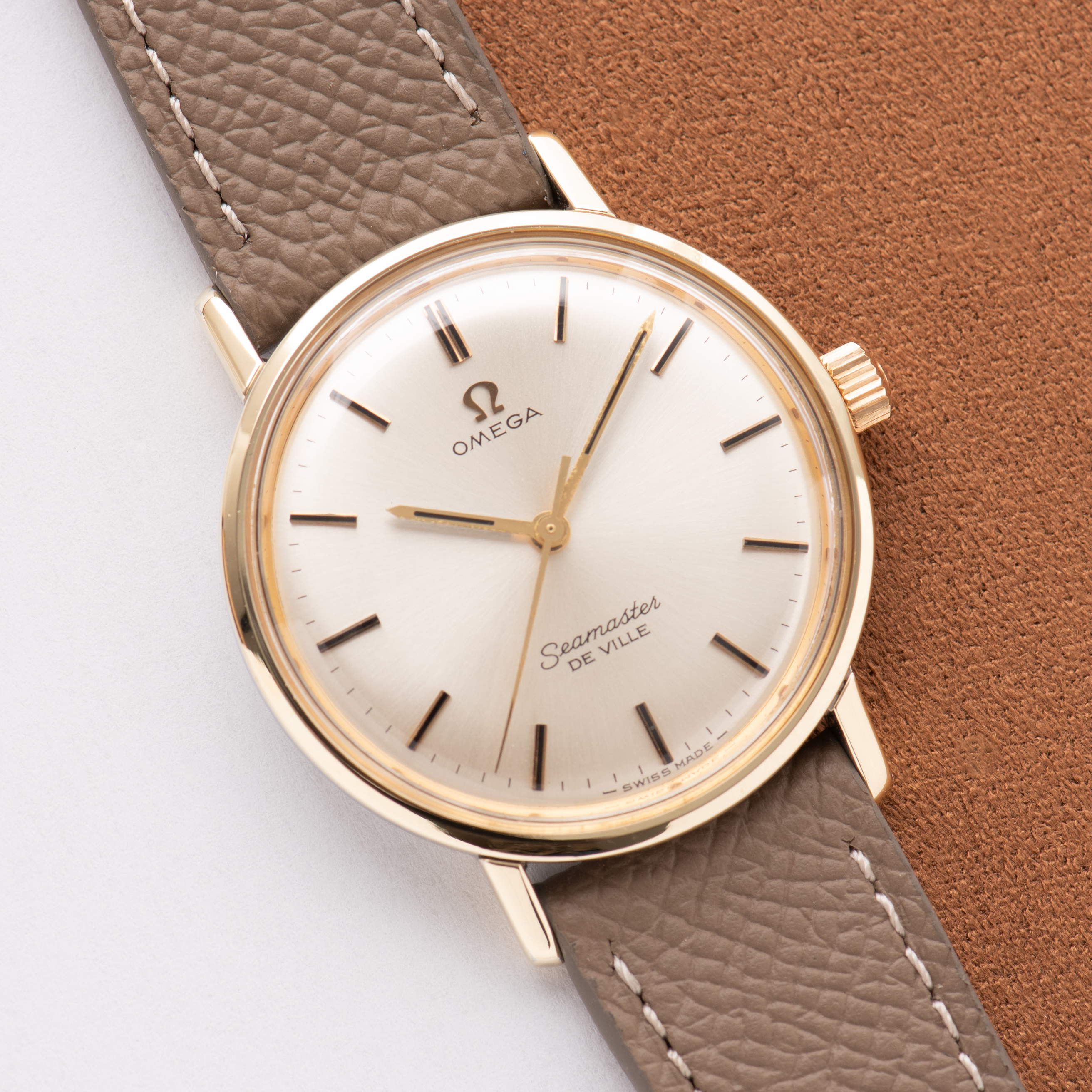 Vue de Omega Seamaster De Ville Gold/Steel Réf 135.020 from 1965