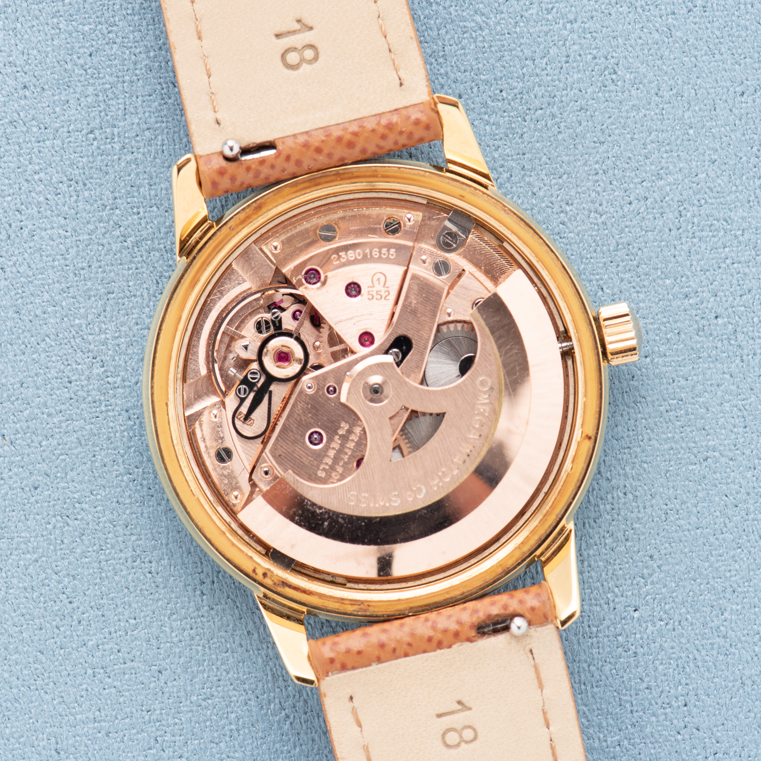 Zicht op Omega Seamaster Automatic Gold Plated/Steel – Calibre 552 – Réf. 165.002 – 1966