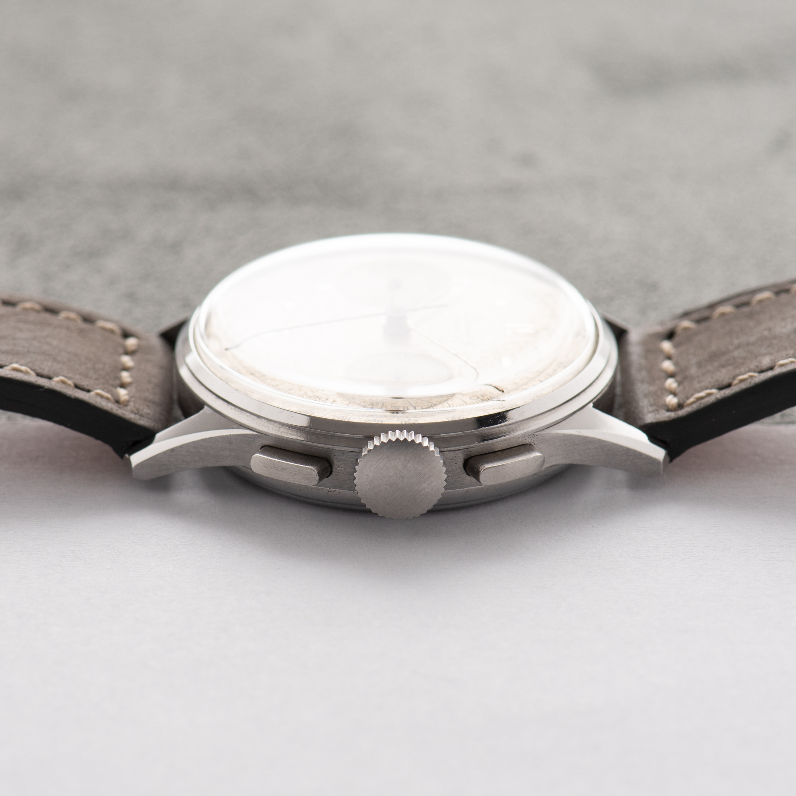 Vue de Breitling Premier Chronograph Unpolished Crème Dial Venus 150 Réf 789 from 1950