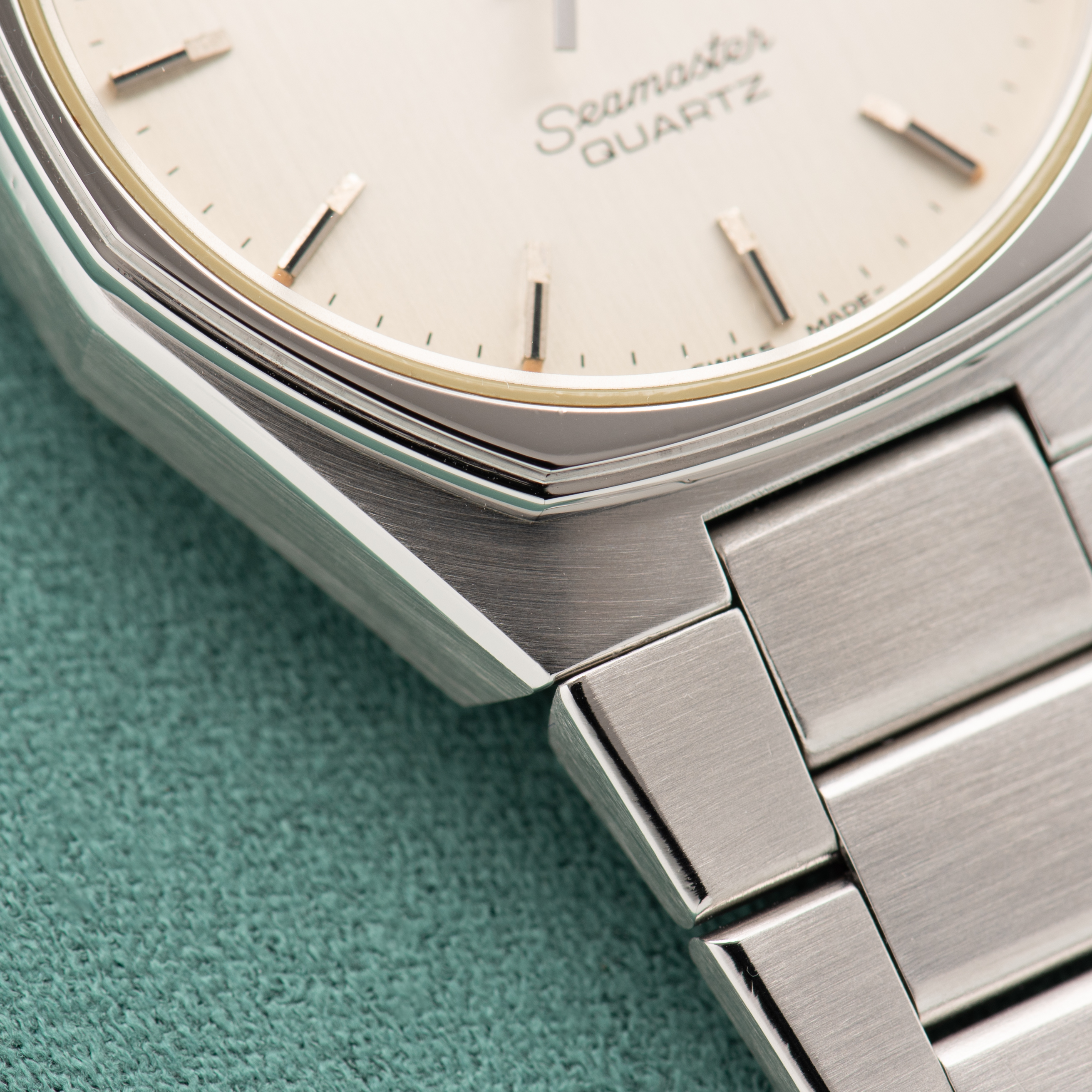 View of Omega Seamaster Quartz Silver/Creme Dial Ref 196.0128 from 1979