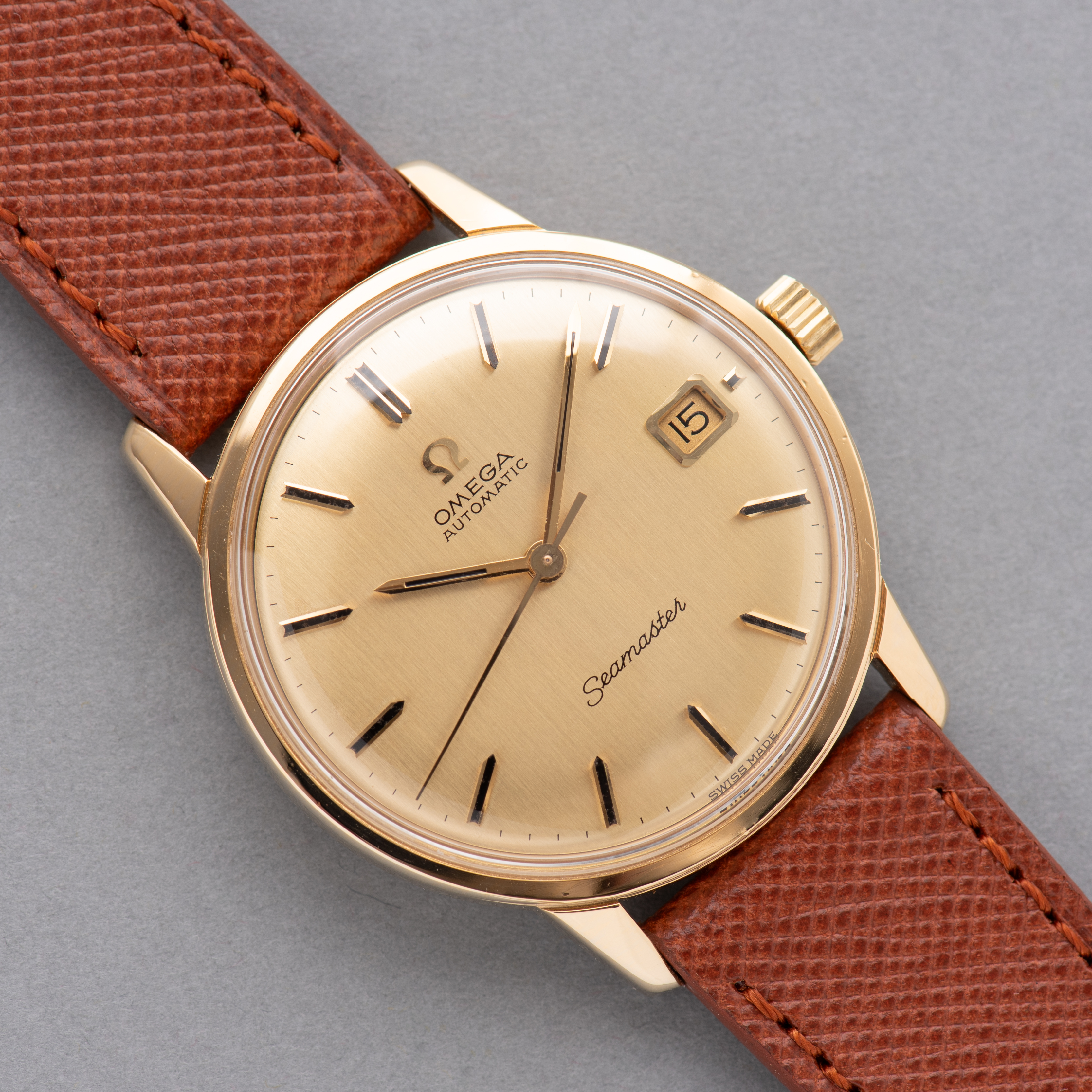 Zicht op Omega Seamaster Automatic Date Gold Plated from 1967 Ref 166.002