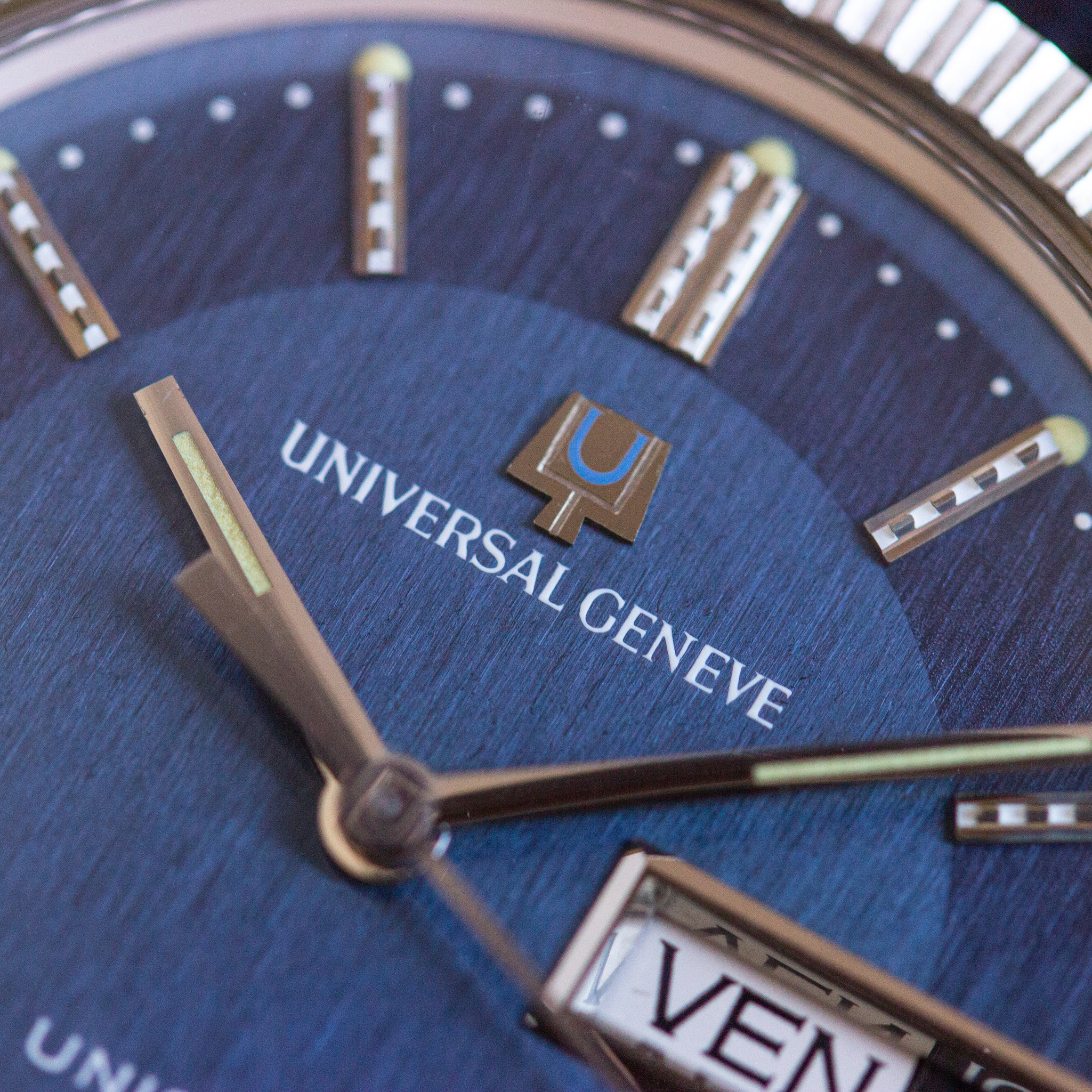 Vue de Universal Genève Unisonic day-date réf 853104/34 cal 2-53
