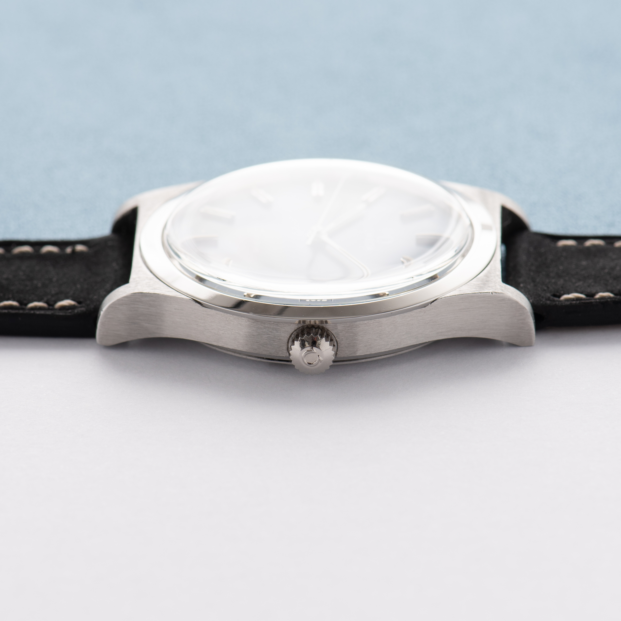 Vue de Omega Genève Date Blue Dial Cal 1030 Réf 136.0102 from 1975