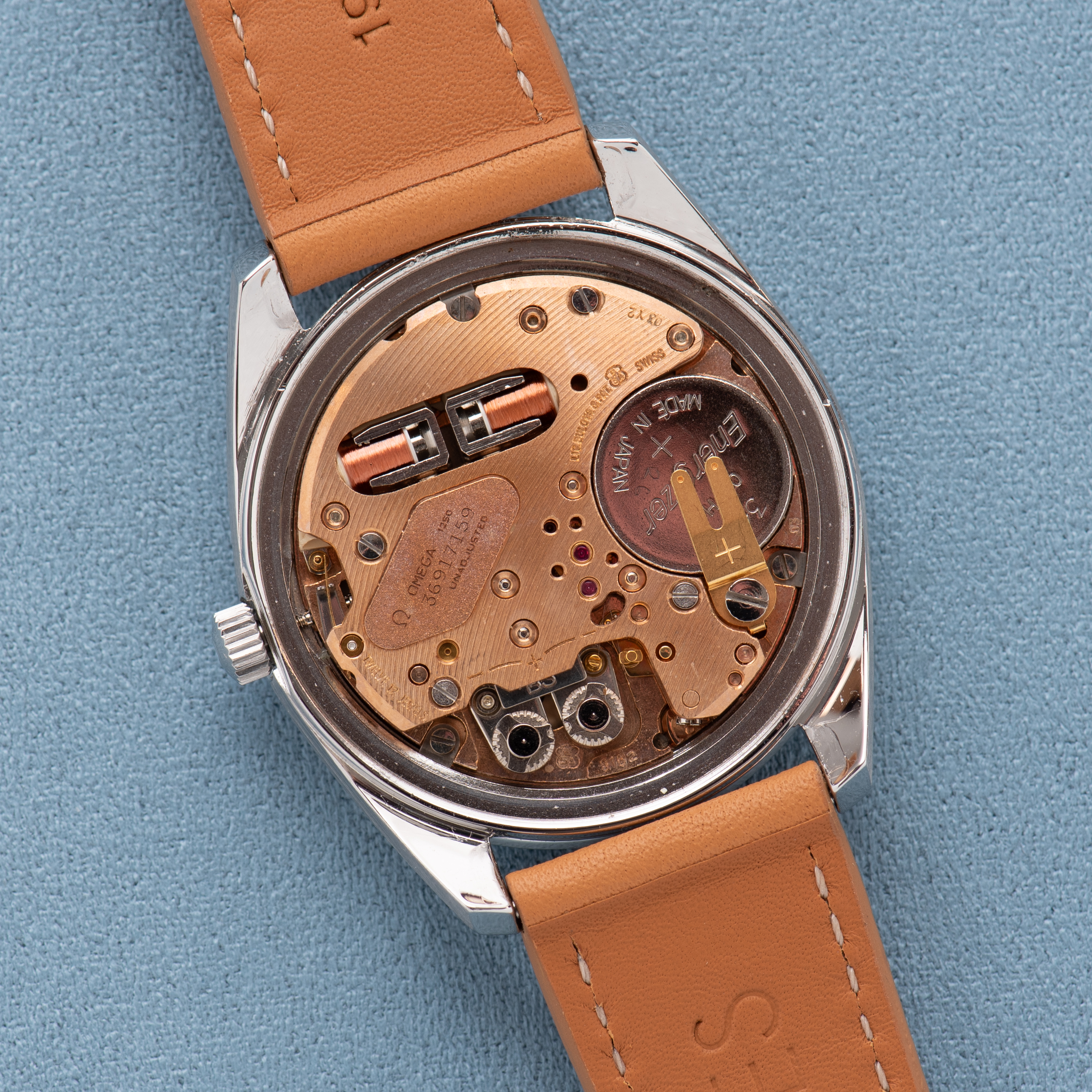 Vue de Omega Electronic Seamaster Chronometer F300 Grey Dial from 1973 Réf 198.001