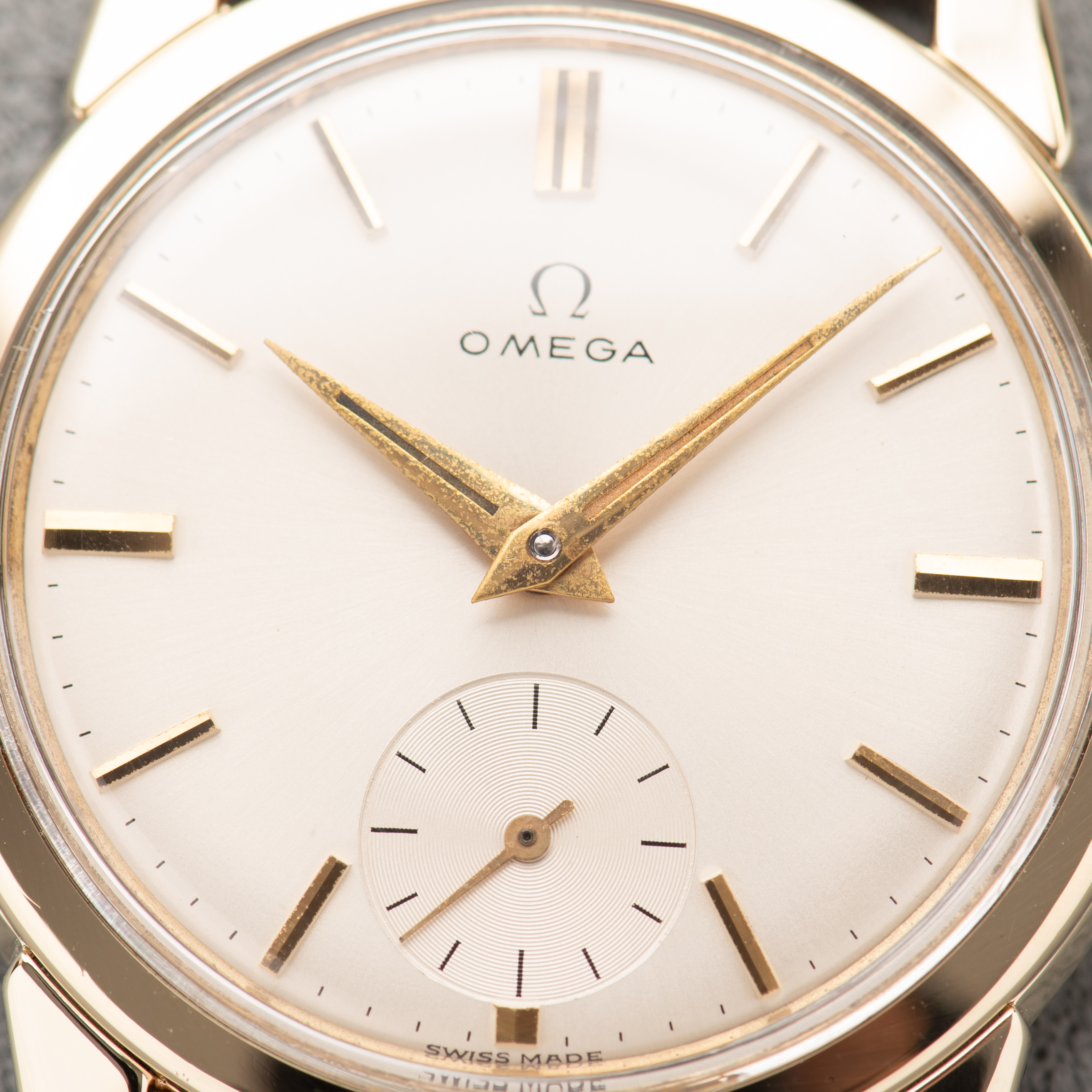 Vue de Omega Seamaster Petite Seconde « Beefy Lugs » – Réf. 2759-3 SC 2761 – 1956