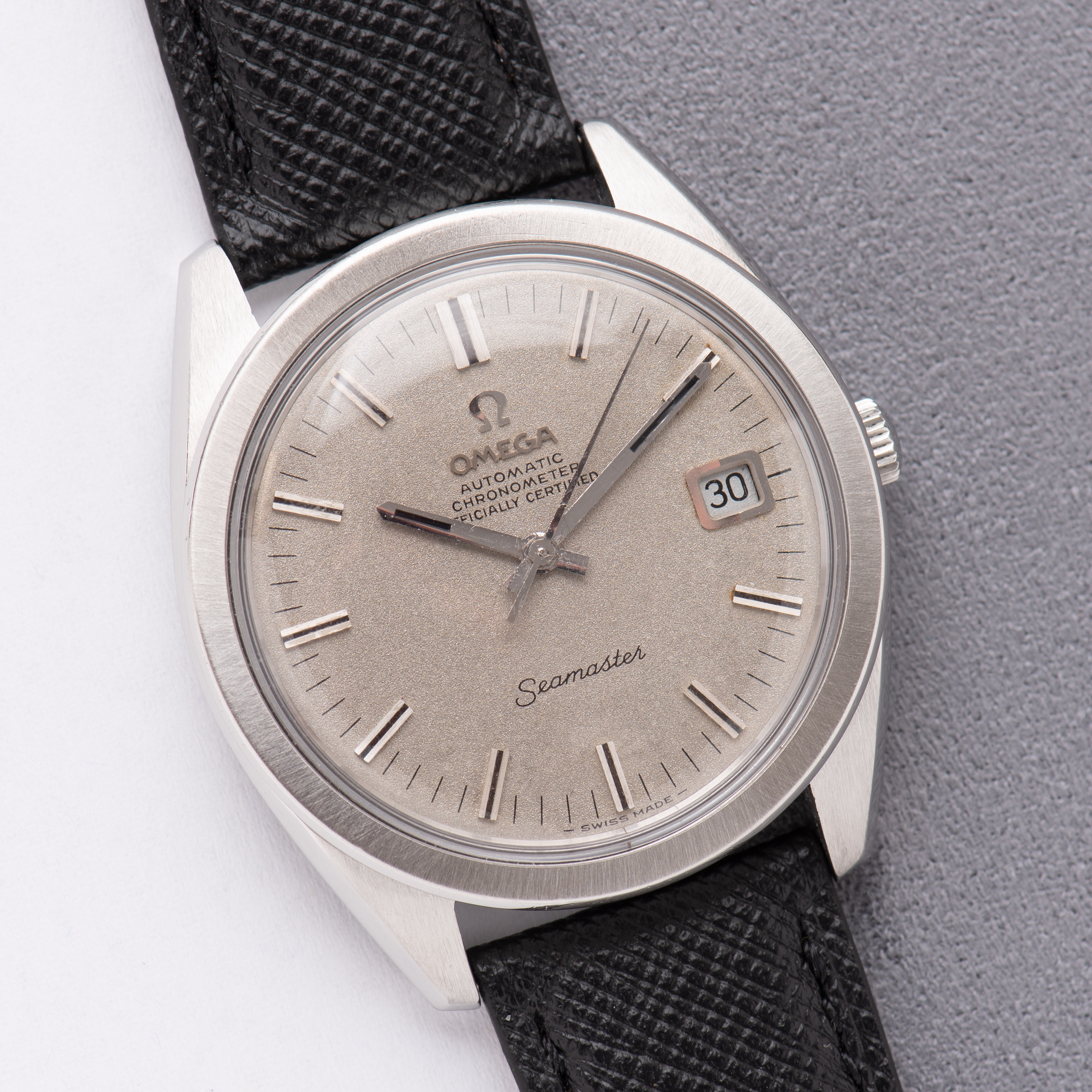 Zicht op Omega Automatic Chronometer Officialy Certified Seamaster ref 168.022/166.028