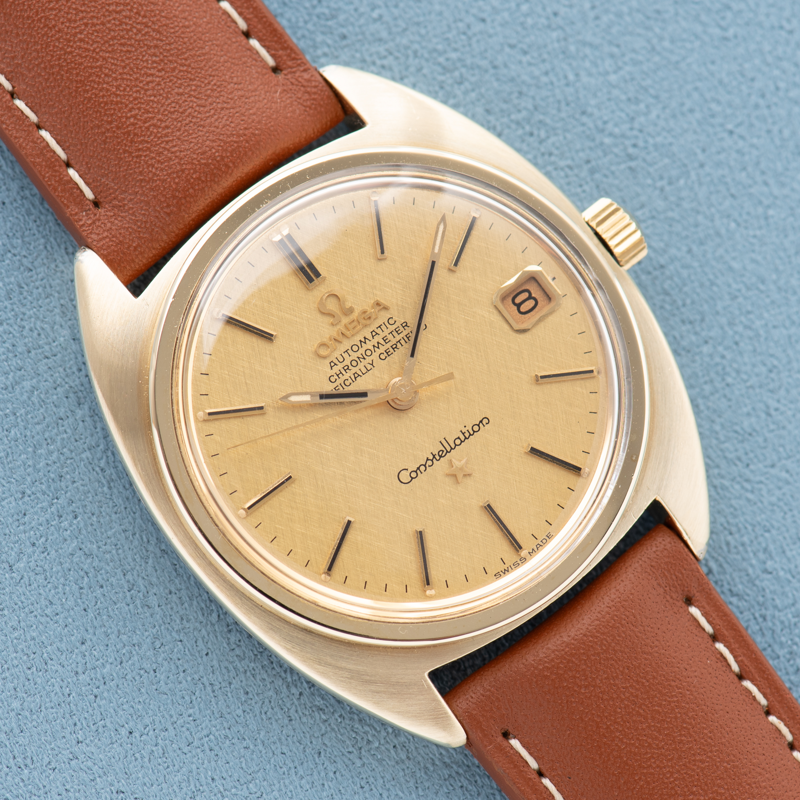 Zicht op Omega Constellation Chronometer C-vorm 14K Gold Capped from 1969 Ref 168.017