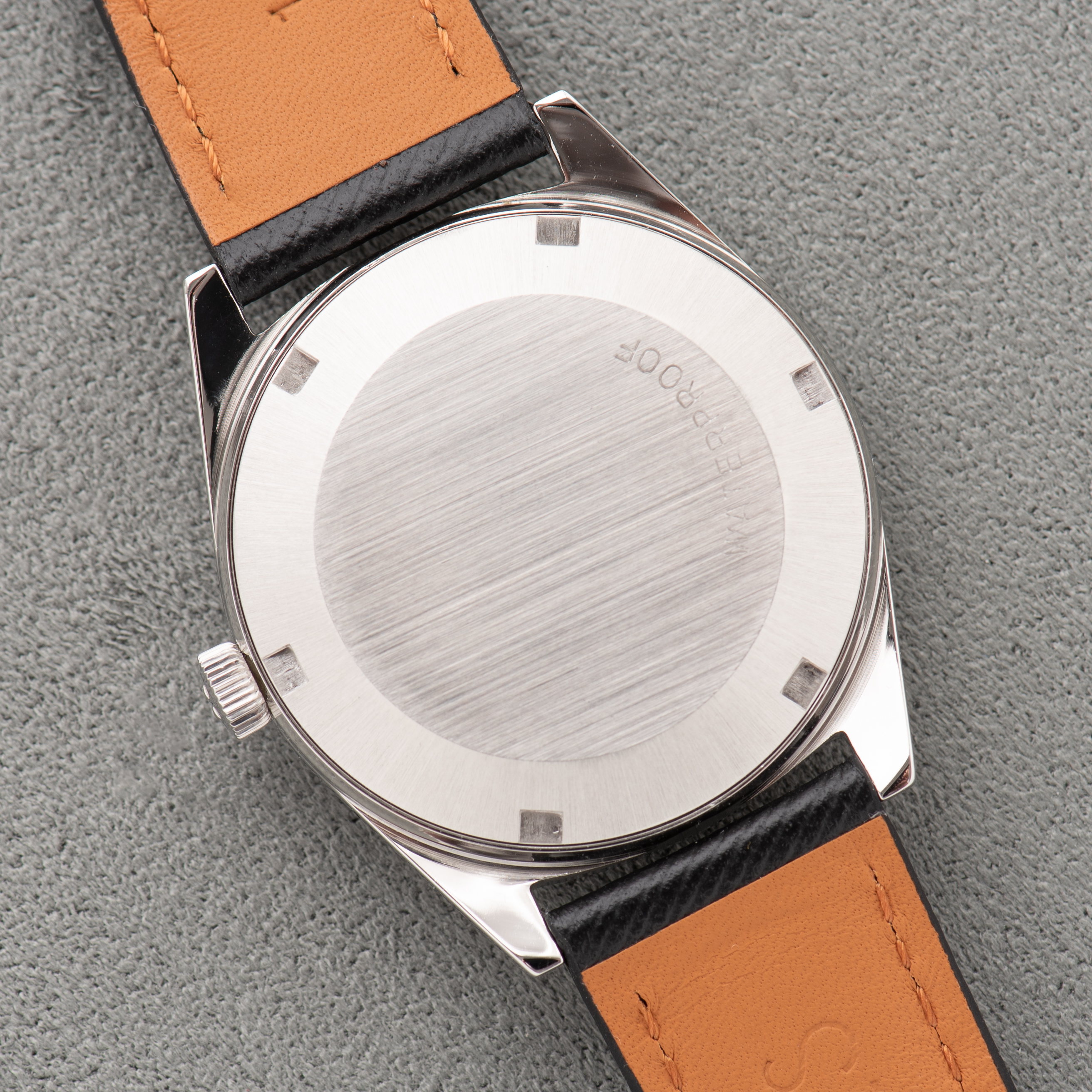 Zicht op Omega Automatic Genève Creme Dial réf 166.041 from 1968