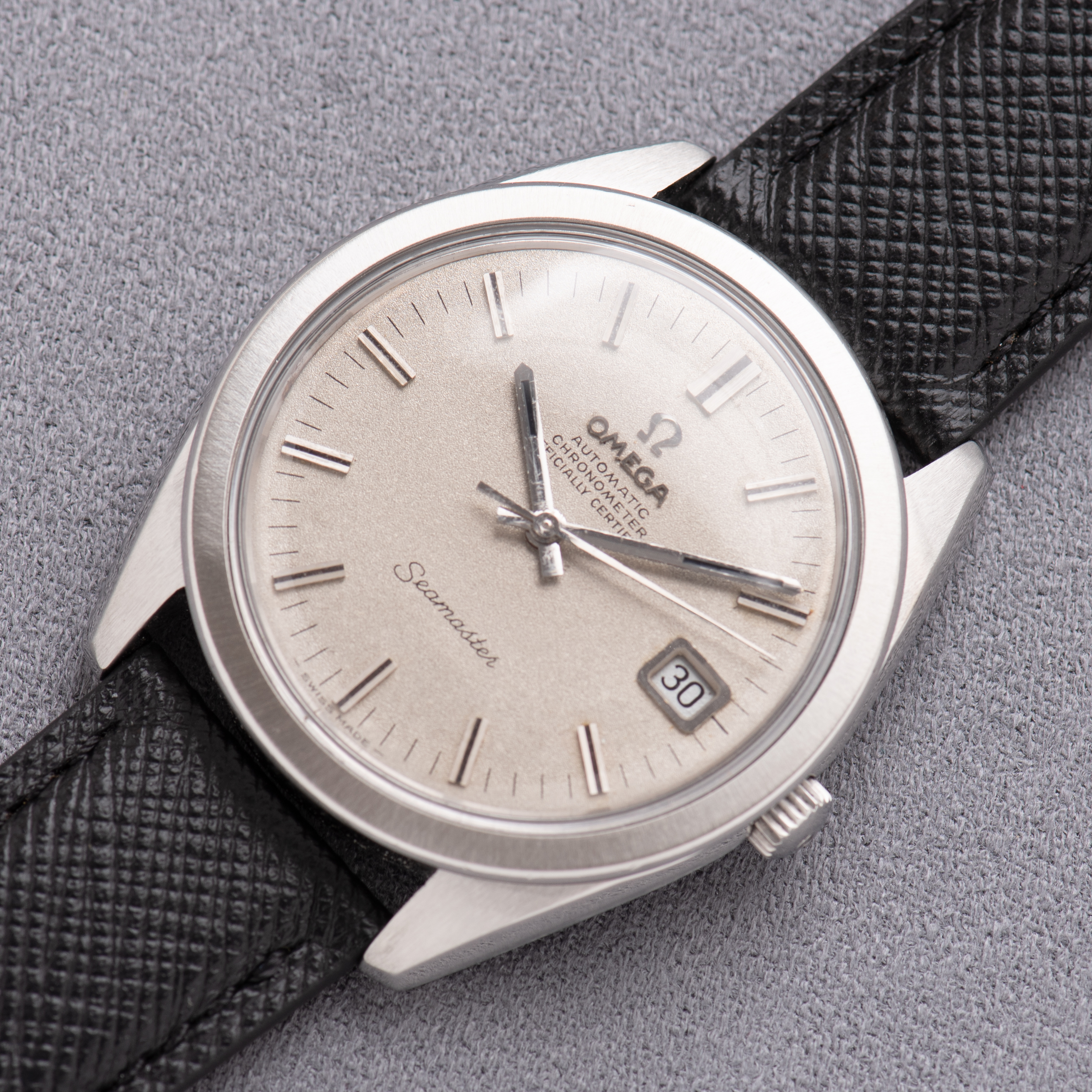 Zicht op Omega Automatic Chronometer Officialy Certified Seamaster ref 168.022/166.028