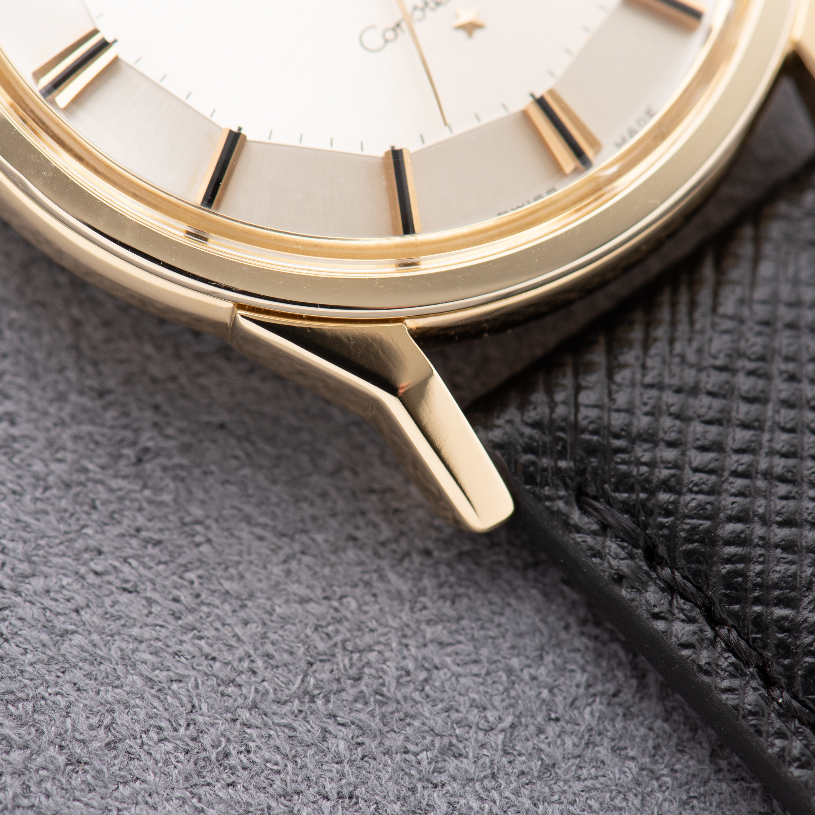 Vue de Omega Automatic Chronometer Constellation Pie Pan 18K Gold from 1963 Réf 167.005