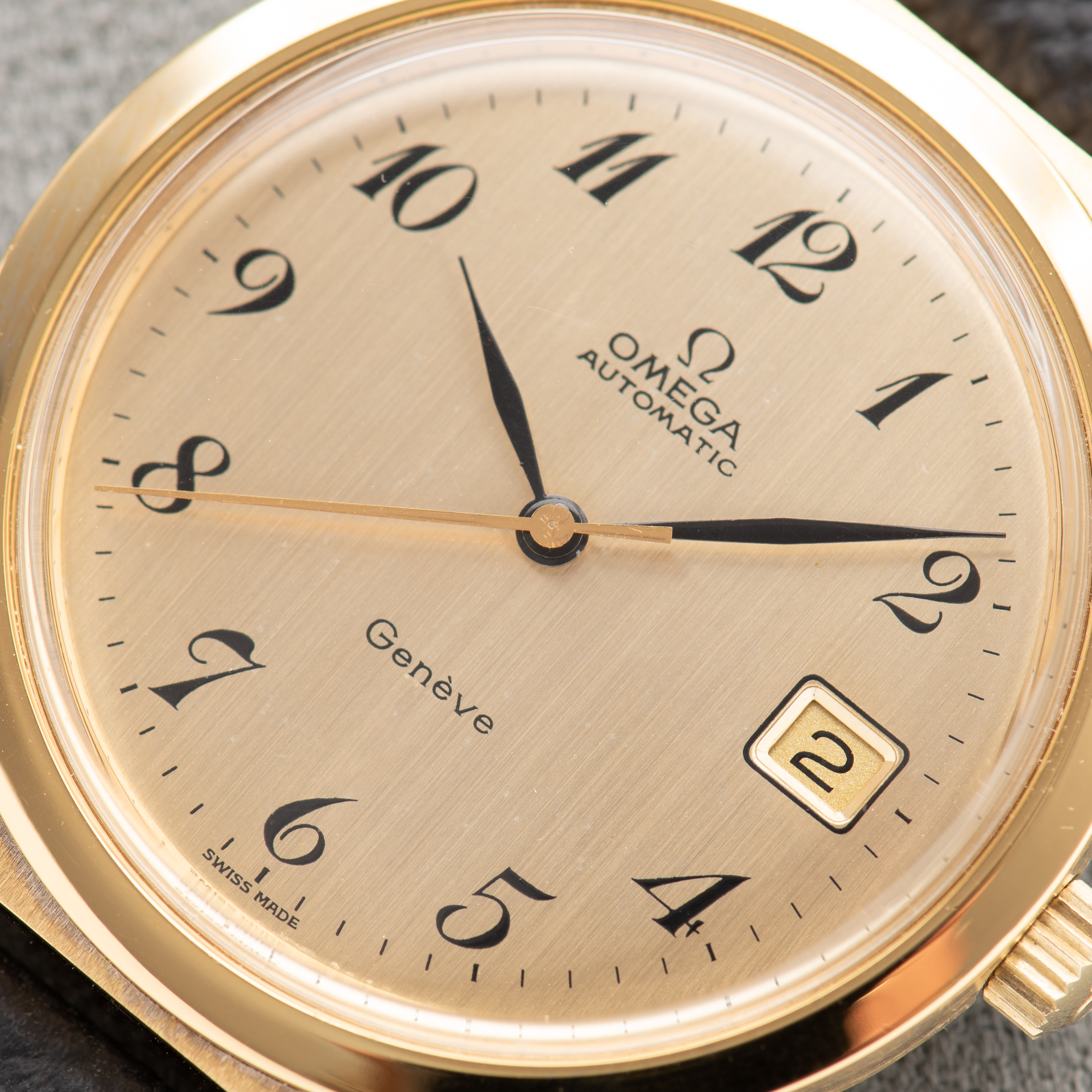 Zicht op Omega Geneva Automatic Date Breguet Dial Ref 166.068 uit 1973