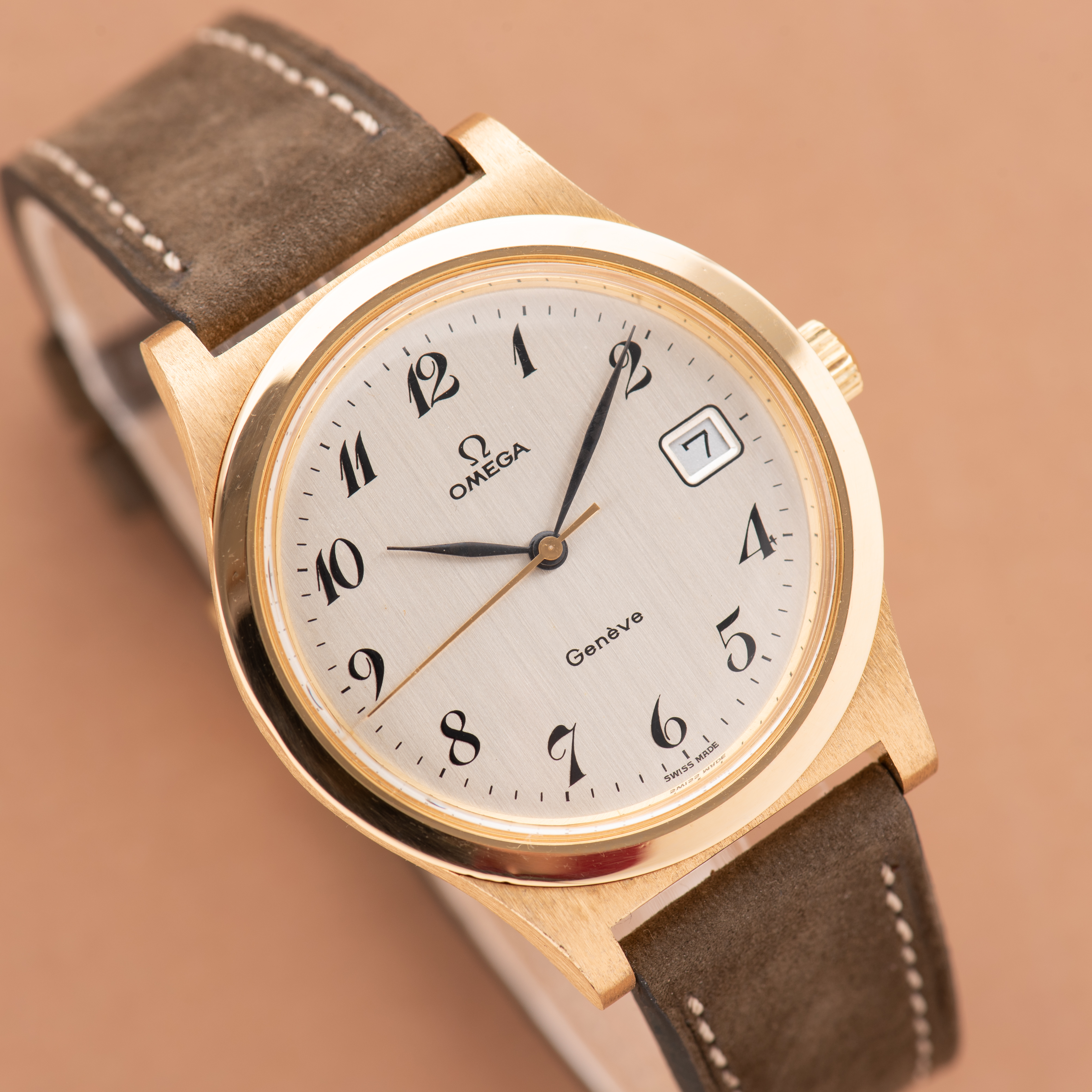 Vue de Omega Genève Mécanique Date Breguet Dial Réf 166.0102 from 1974