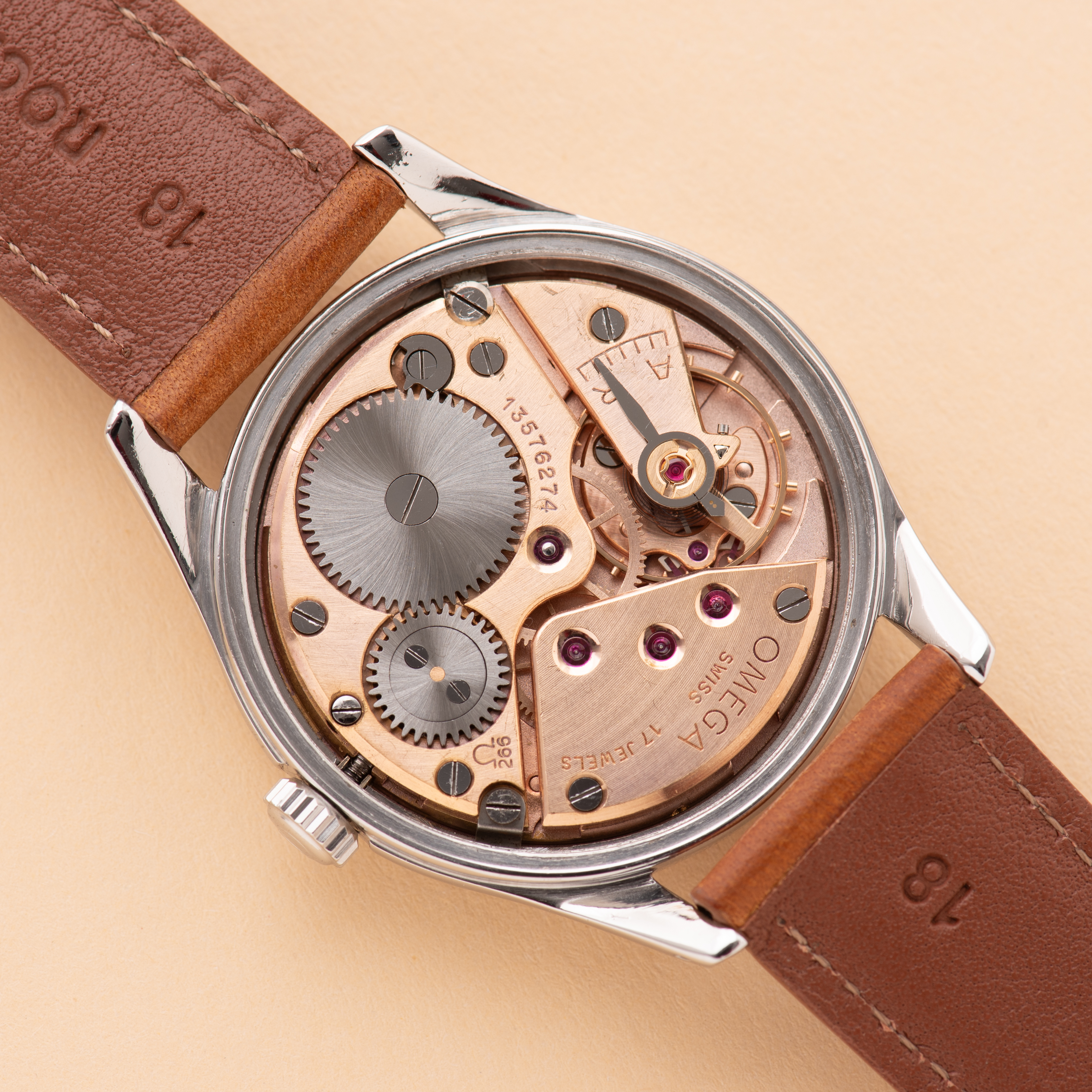 Zicht op Omega Pre-Seamaster Dress Sub Second Réf 2639-13 from 1952
