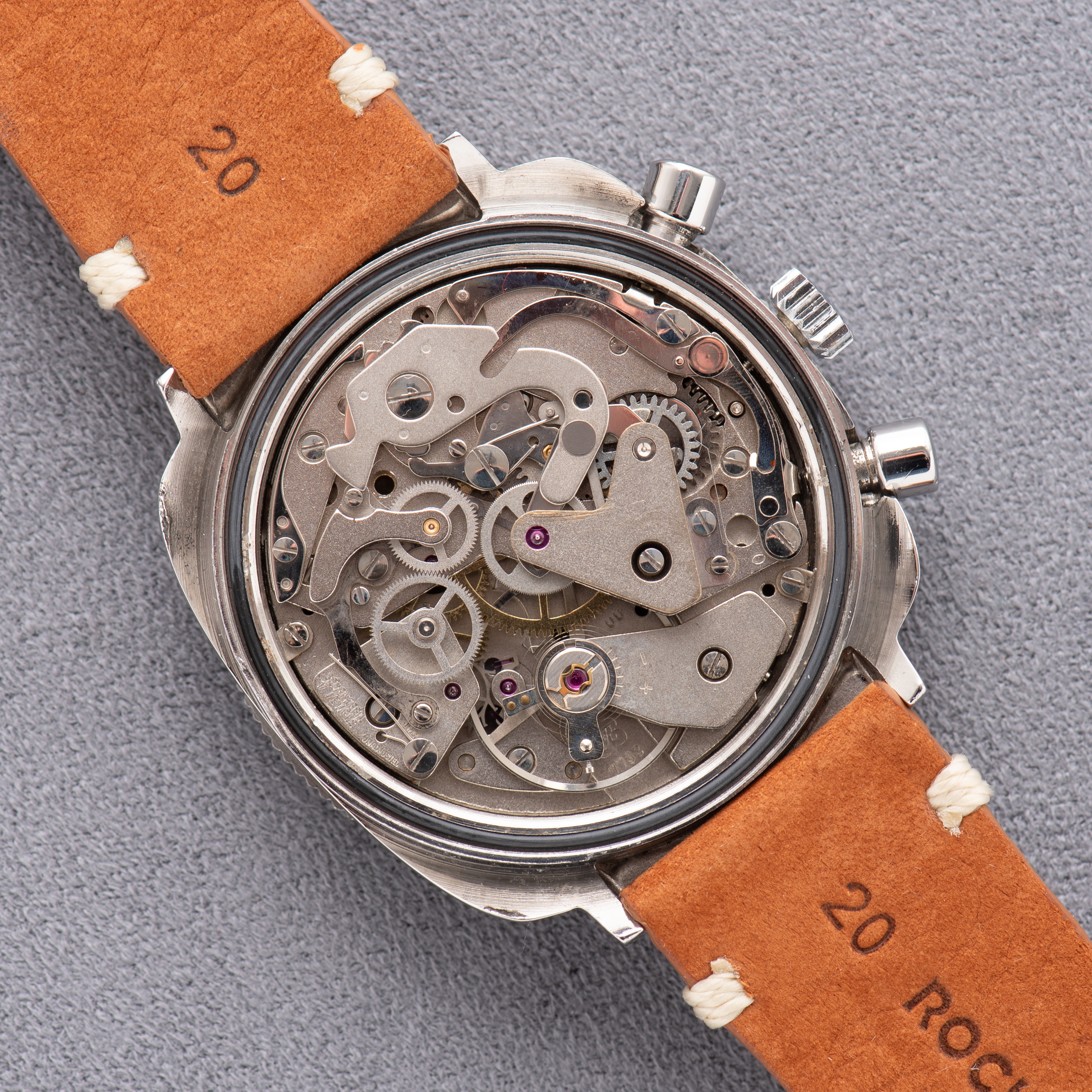 Vue de Pontiac *** Jumping Chronographe Valjoux 7733 from 70'