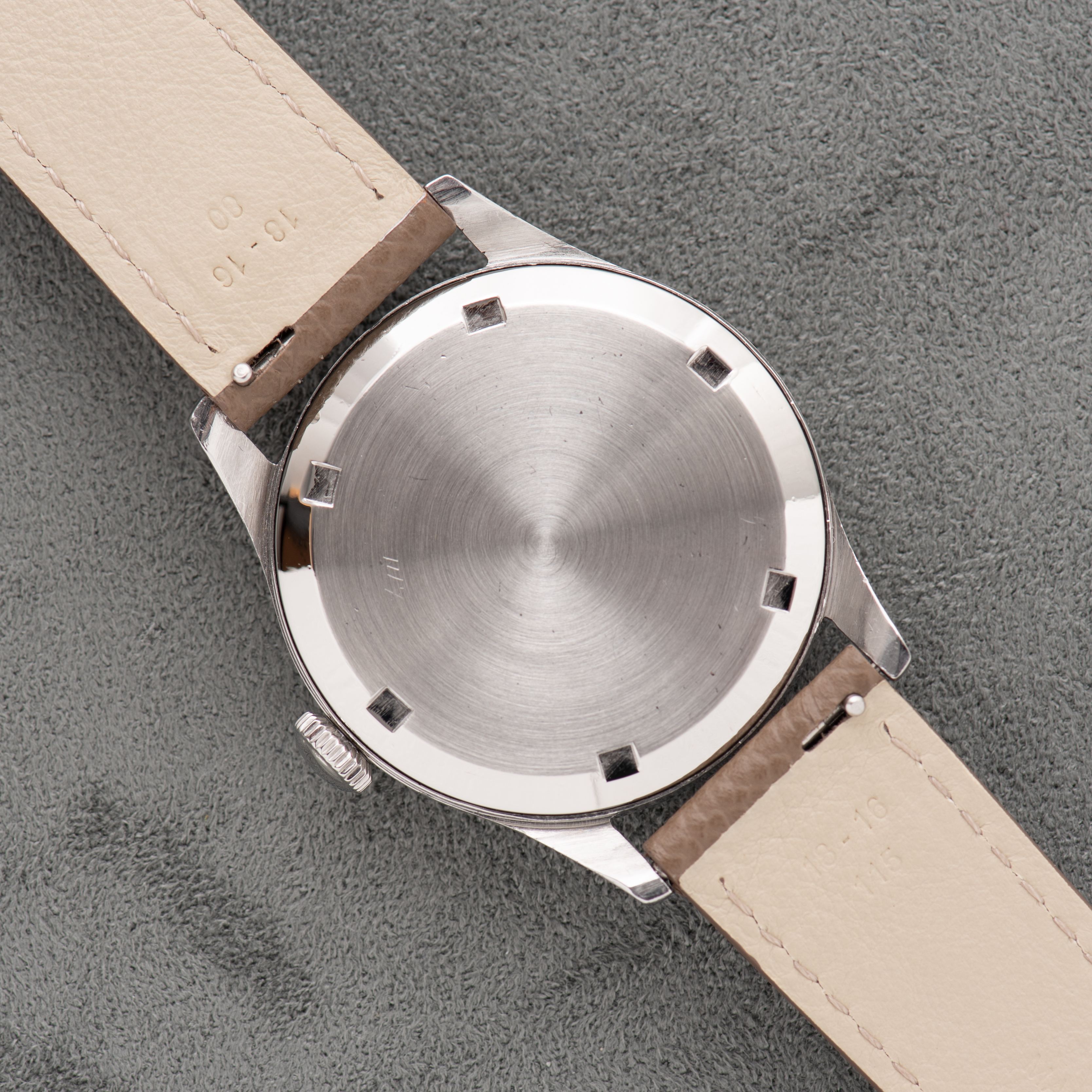 Zicht op Omega Classic 30T2 Ref 2383-6 uit 1944