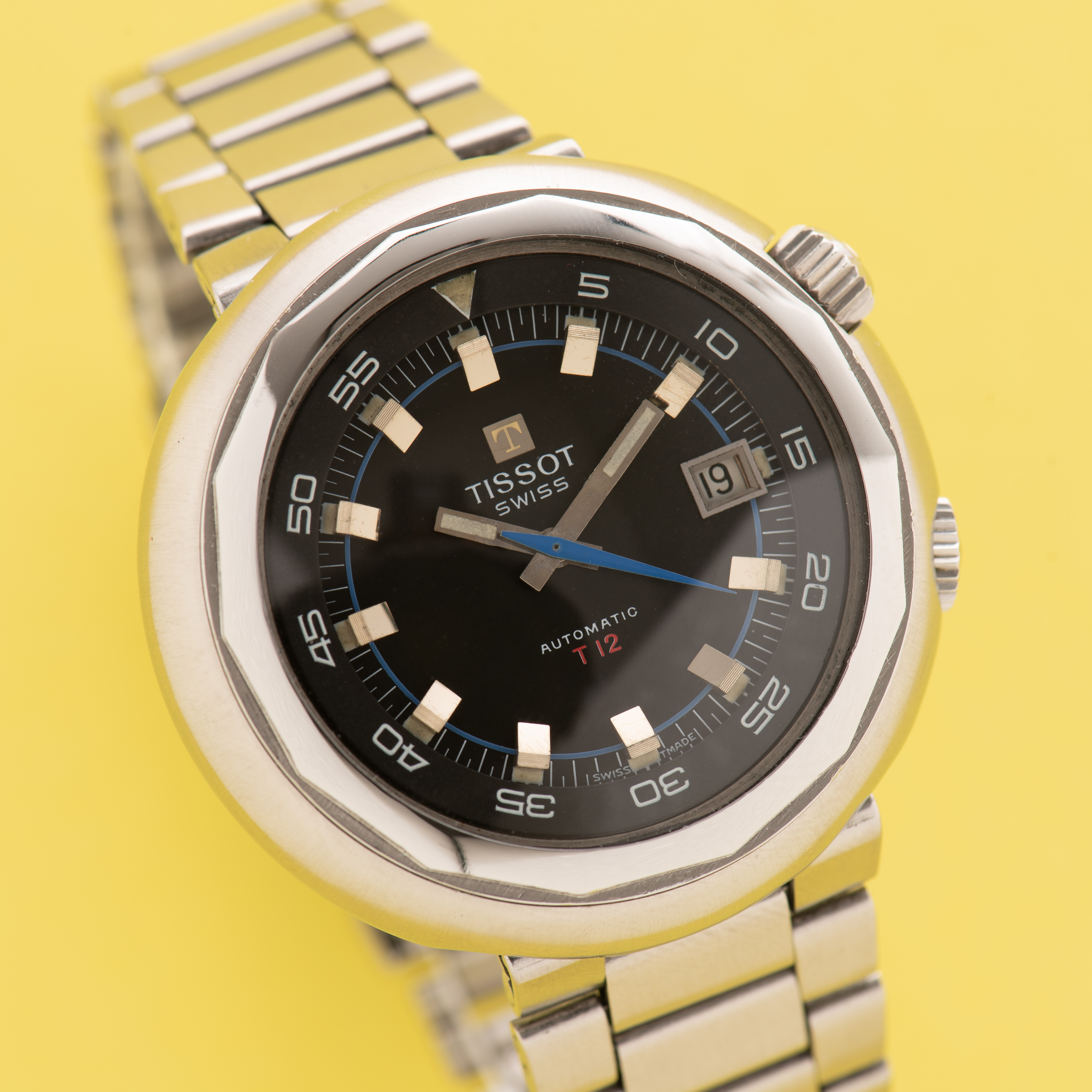 Zicht op Tissot Swiss Automatic T12 ref 44644 cal 2481
