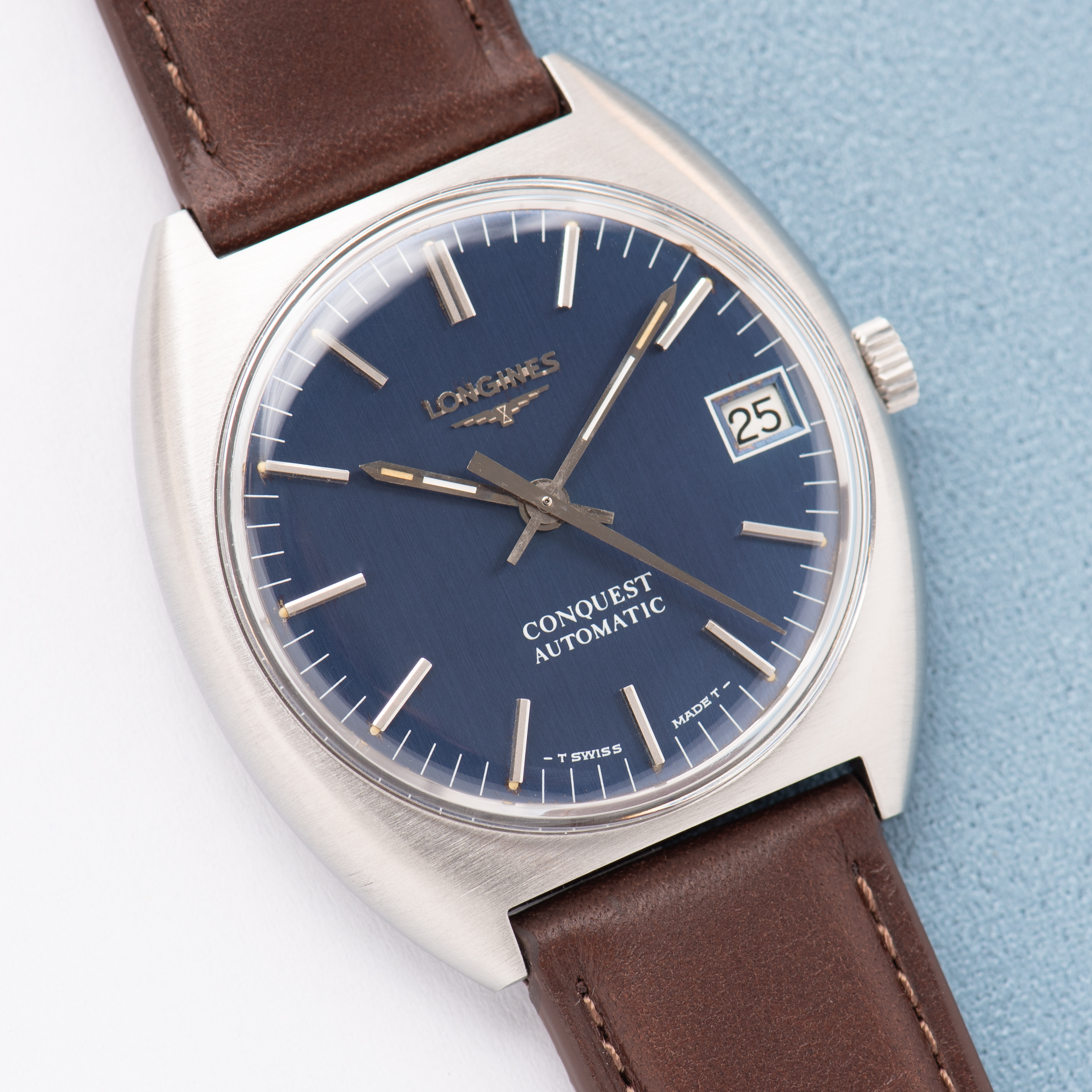 Zicht op Longines Automatic Blue Dial Réf 1529 1 6651 from 1970