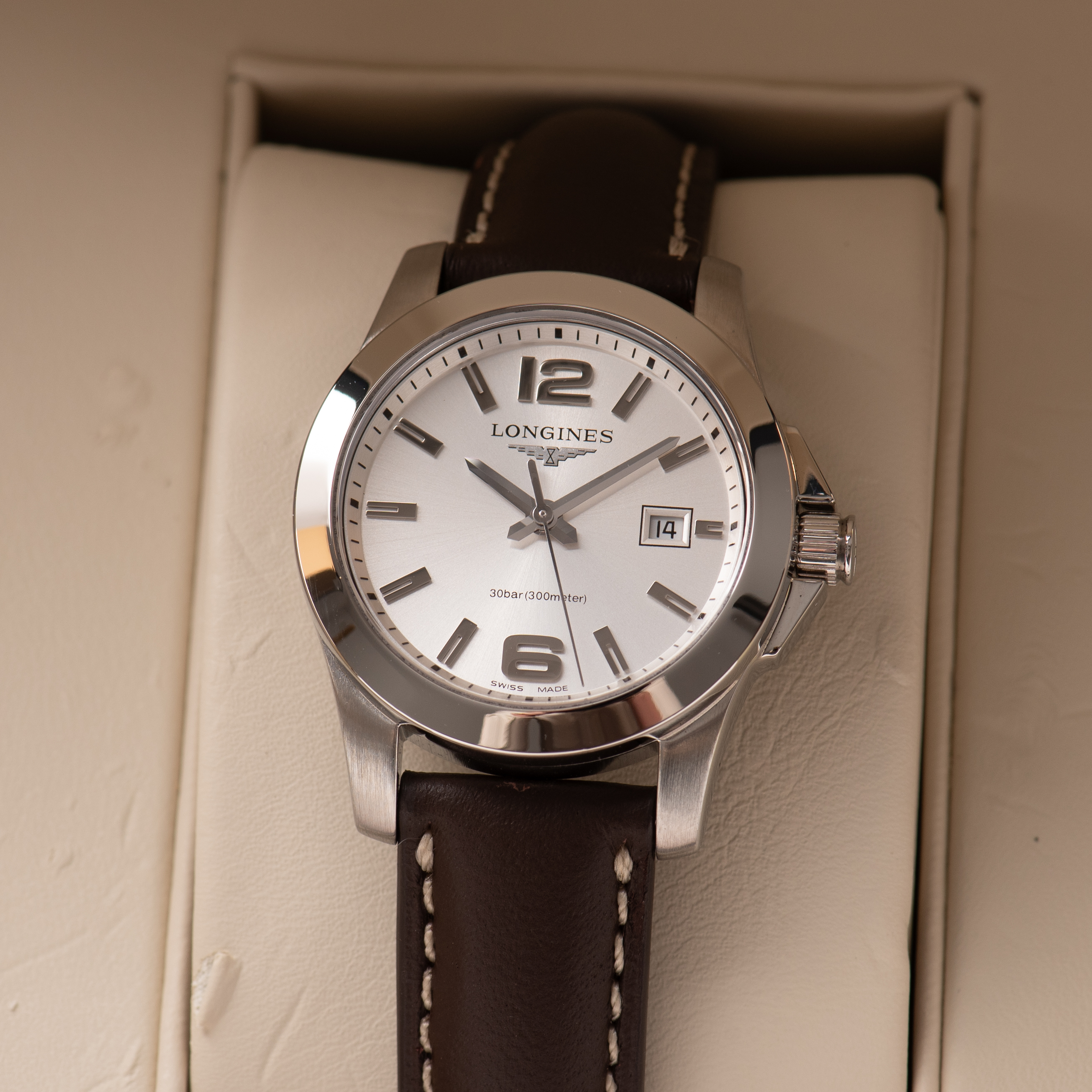 View of Longines Conquest L3.376.4 Full Set 2017 LIKE NEW
