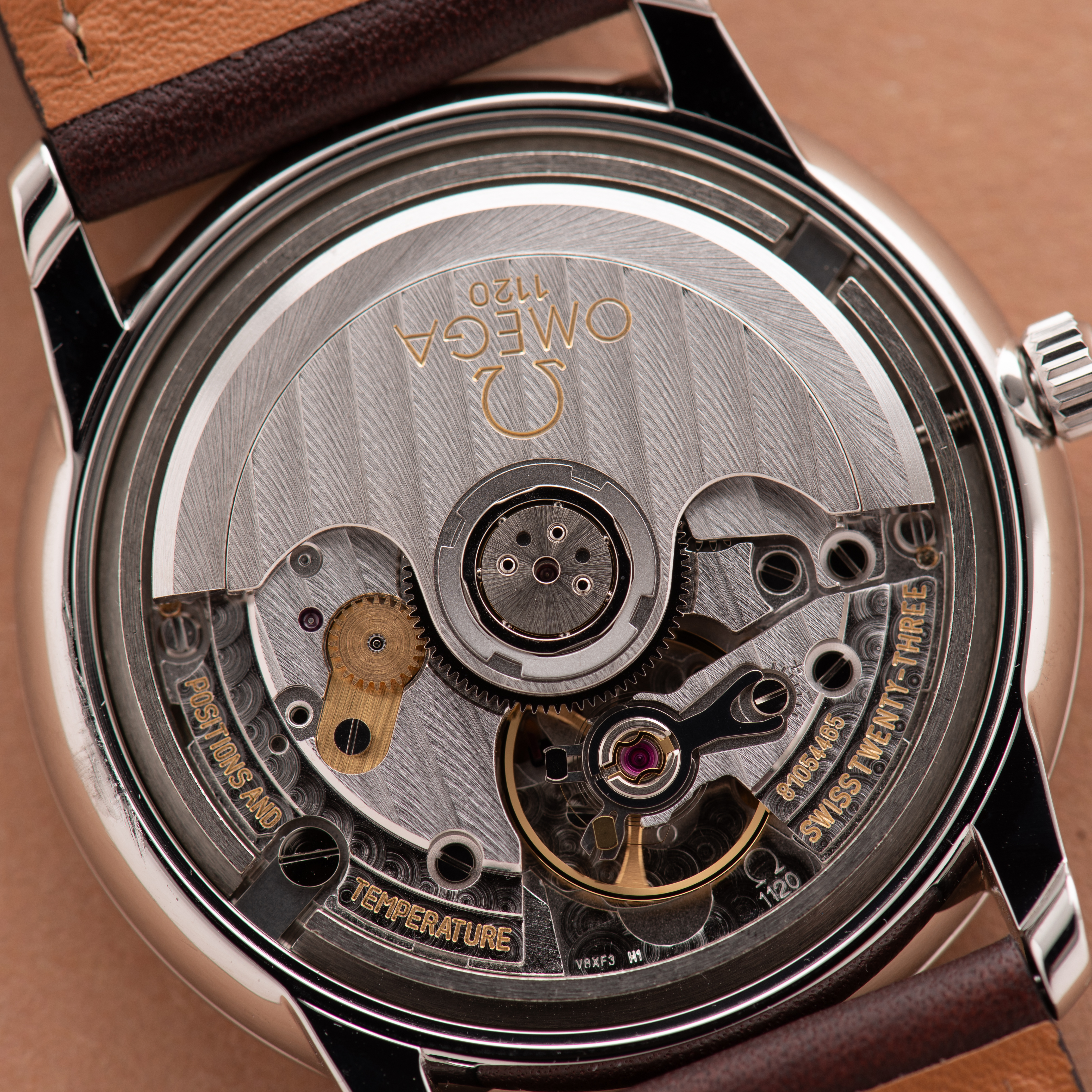 Zicht op Omega De Ville Prestige Automatic Datum Ref 168.1050 cal 1120 uit 2007