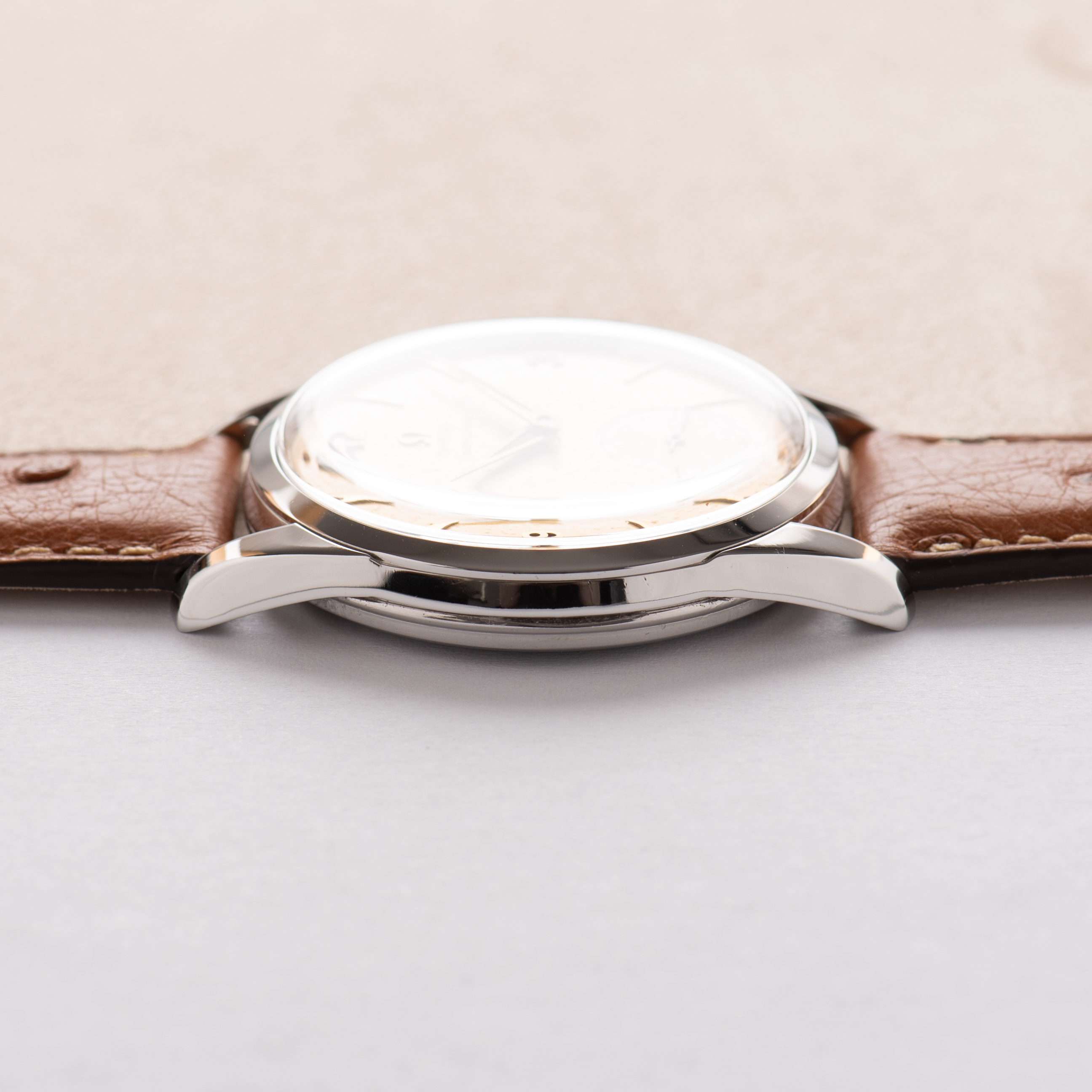 View of Omega Seamaster Petite seconde Patina Dial réf 2937-3 from 1958
