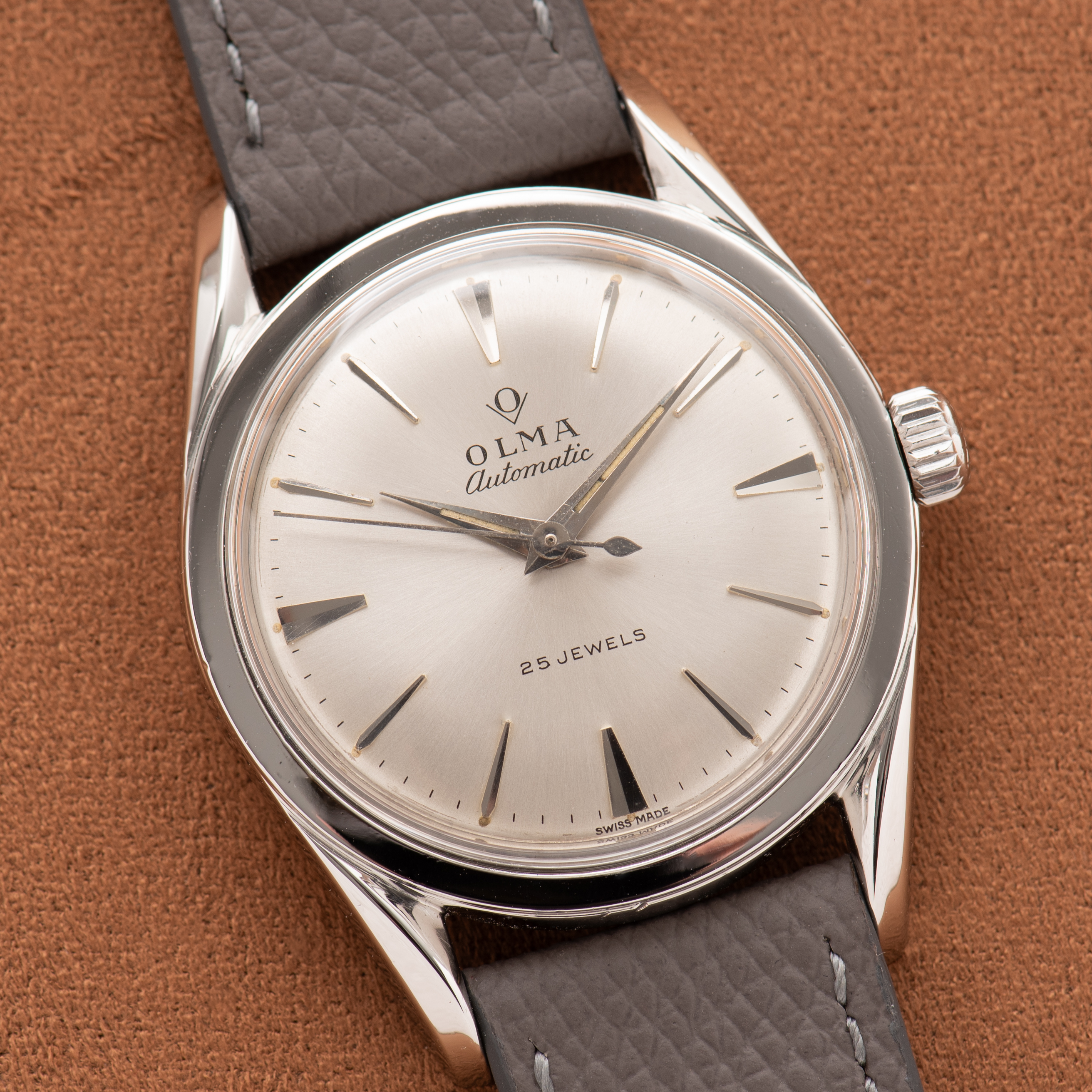 Vue de Olma Caravelle Automatic 25jewels Super Compressor "Twisted Lugs"