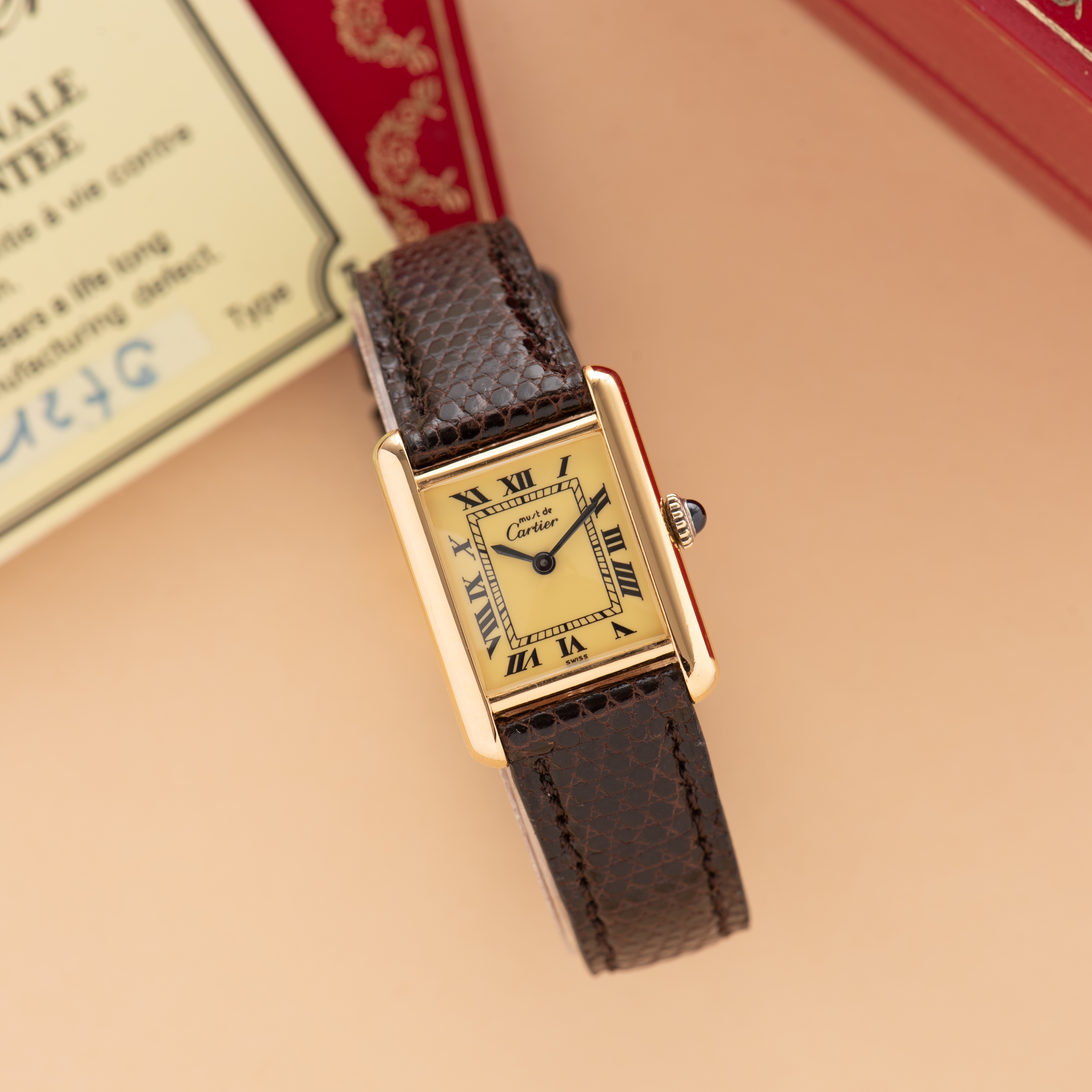 Zicht op Cartier Must by Tank Vermeil Roman Lemon Dial FULL SET van 1980