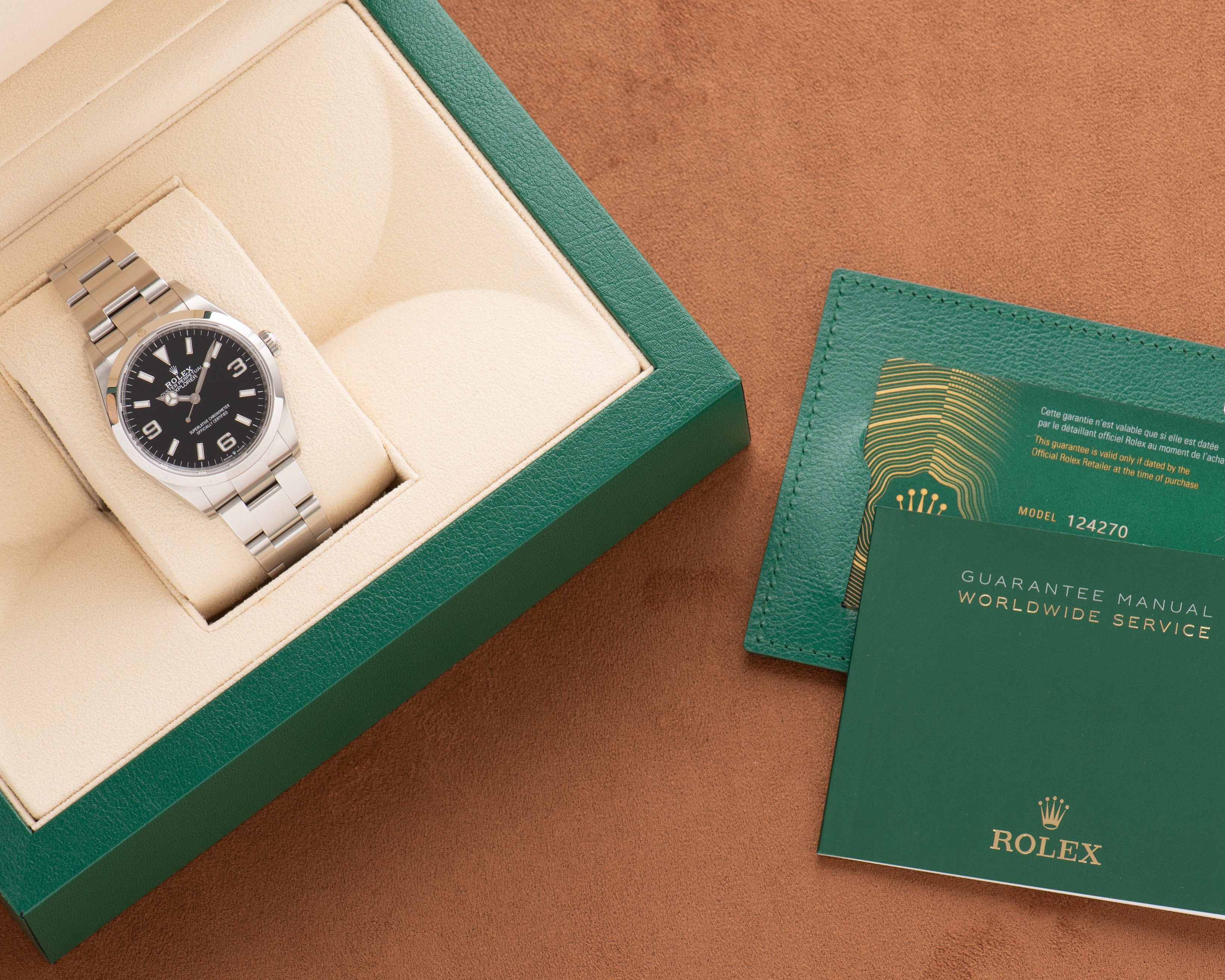 Vue de Rolex Explorer I Black dial réf 124270 from 2023 (LIKE NEW)