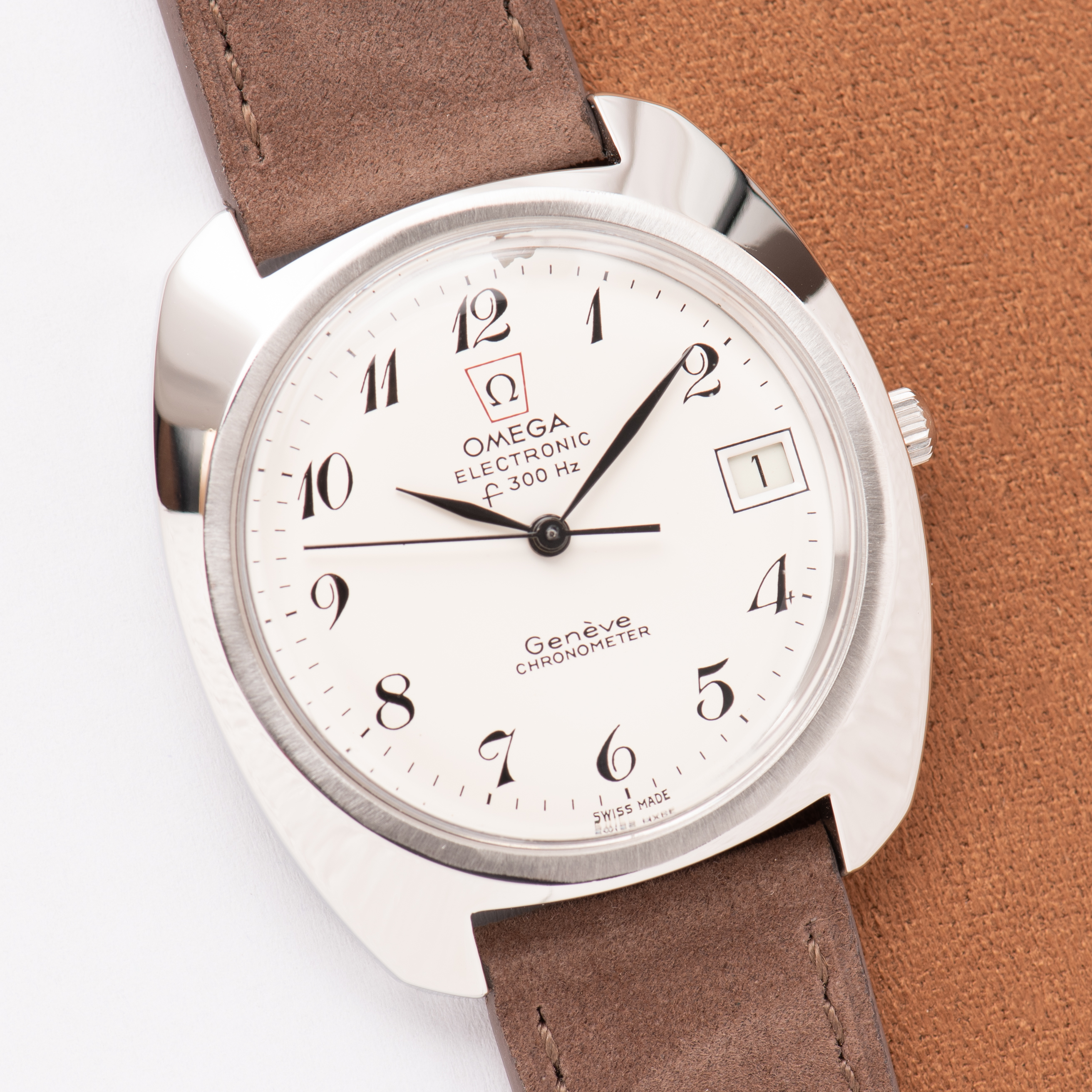 Vue de Omega Electronic F300 Hz Genève Chronometer White Breguet Dial Réf 198.030
