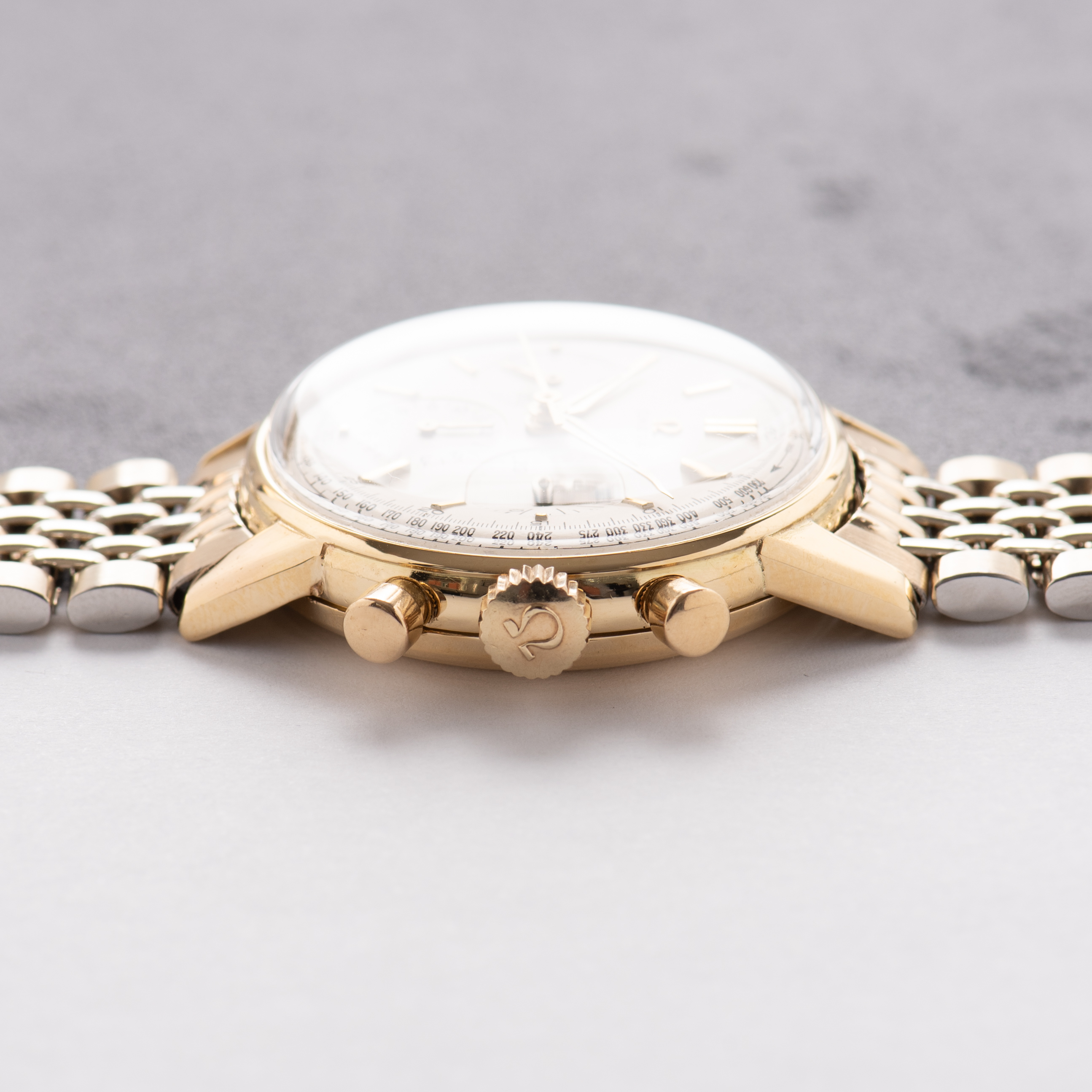 Zicht op Omega Chronographe Pre-"Seamaster" Réf 2884 Cal 321 from 1956
