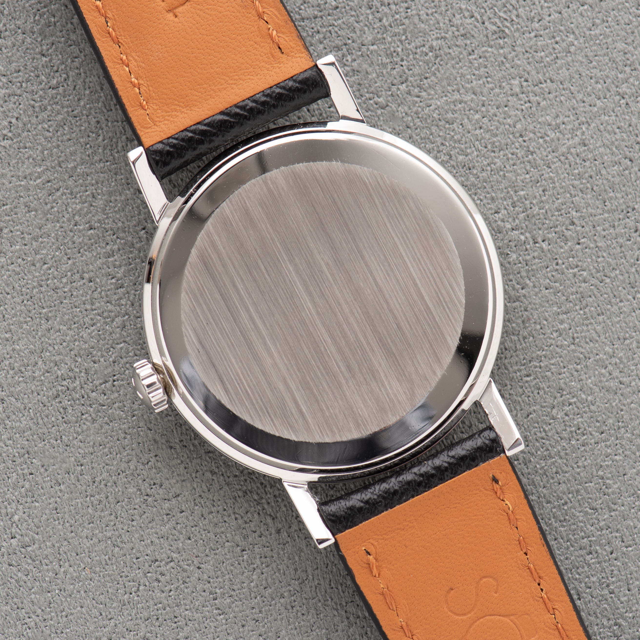 Vue de Omega Dress Watch Centre Seconds Silver Dial réf 131.004 from 1962